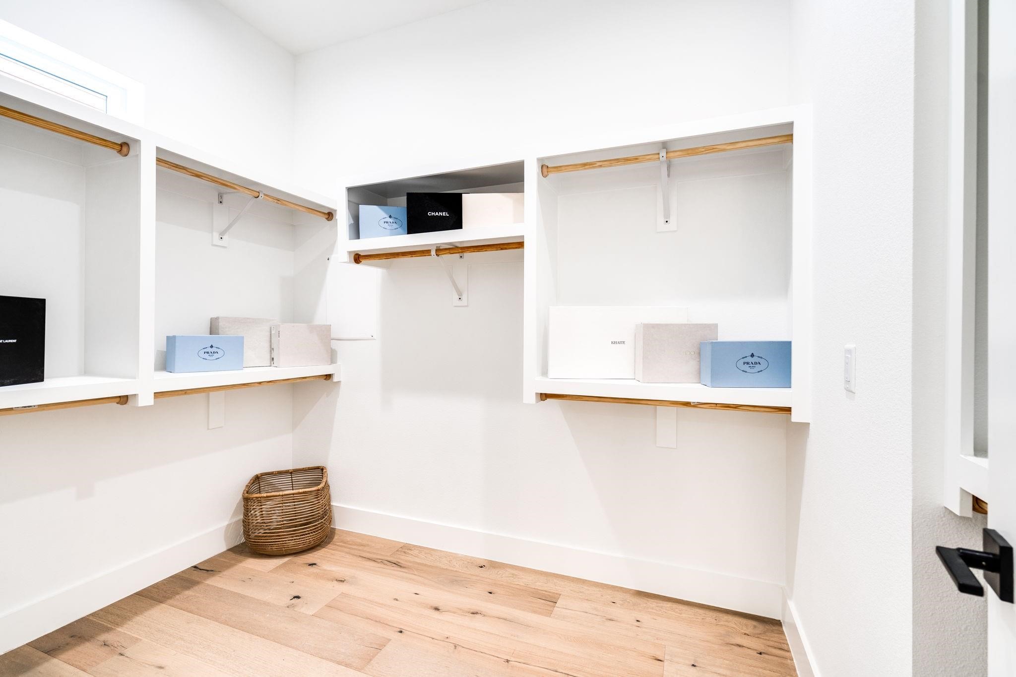 4208 Live Oak Street 106