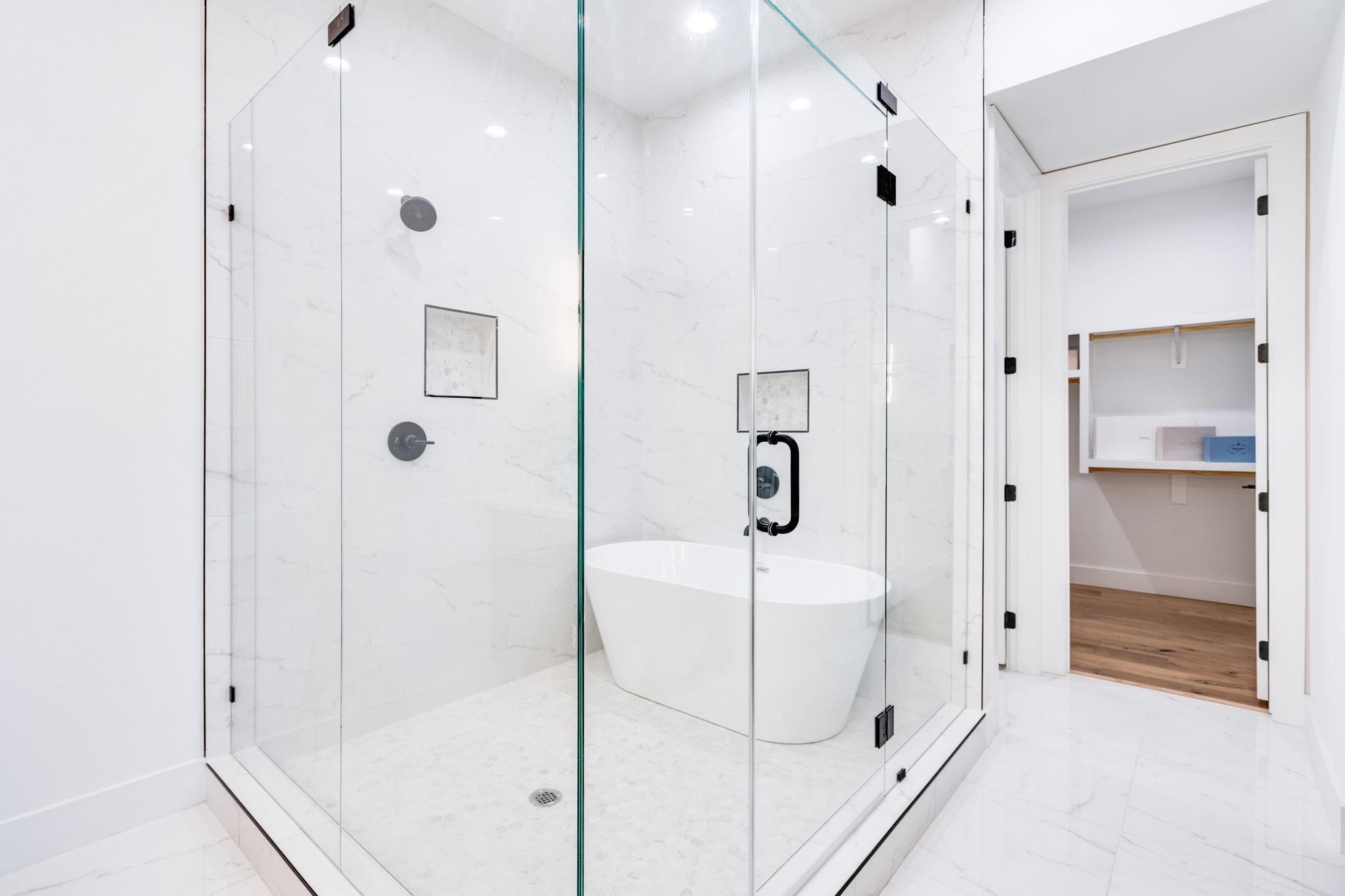 4208 Live Oak Street 106