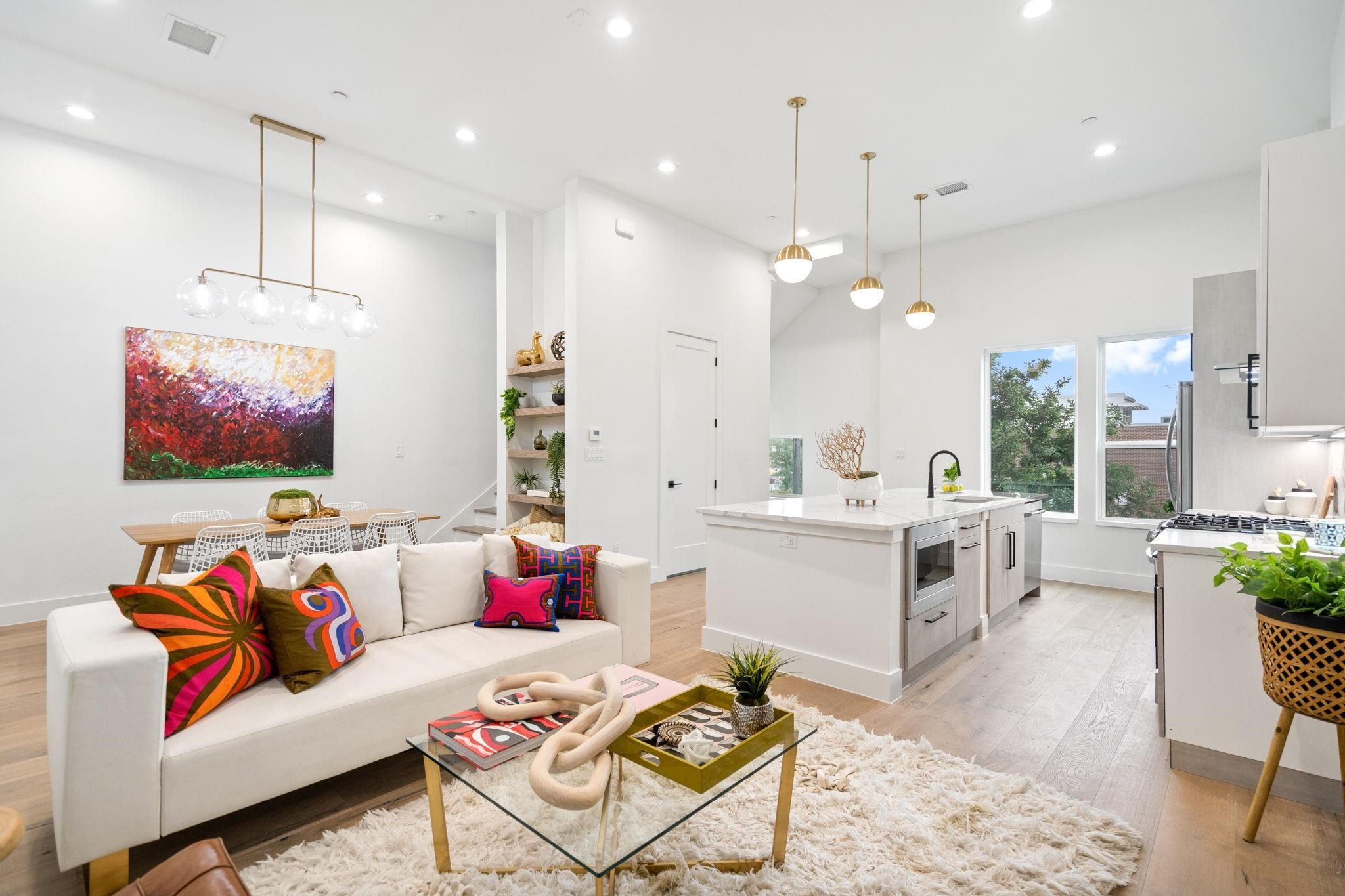 4208 Live Oak Street 201