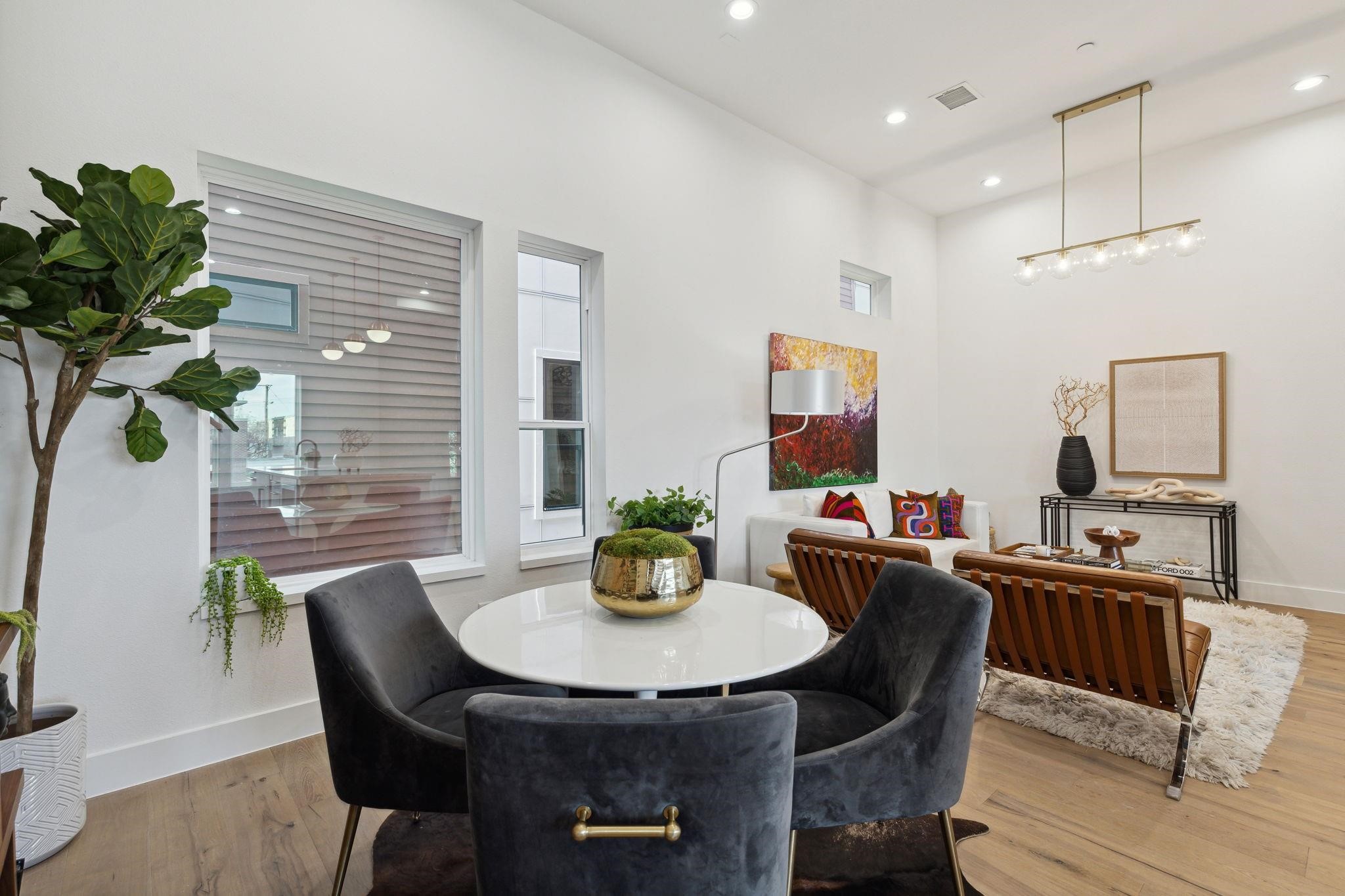 4208 Live Oak Street 201