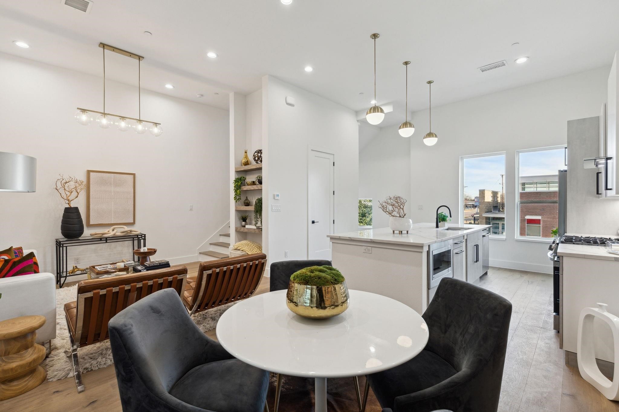 4208 Live Oak Street 201