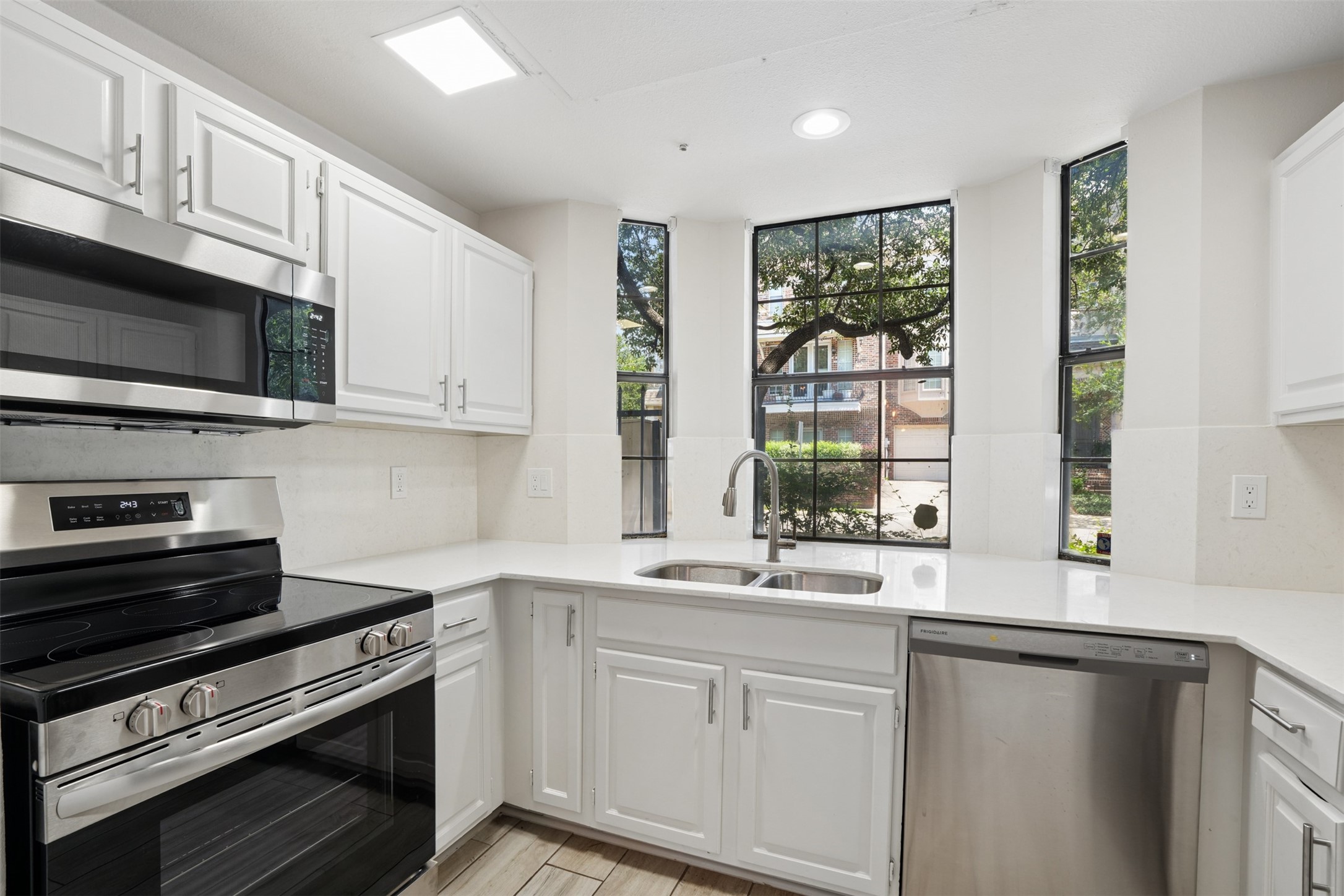 4307 Gilbert Avenue 302