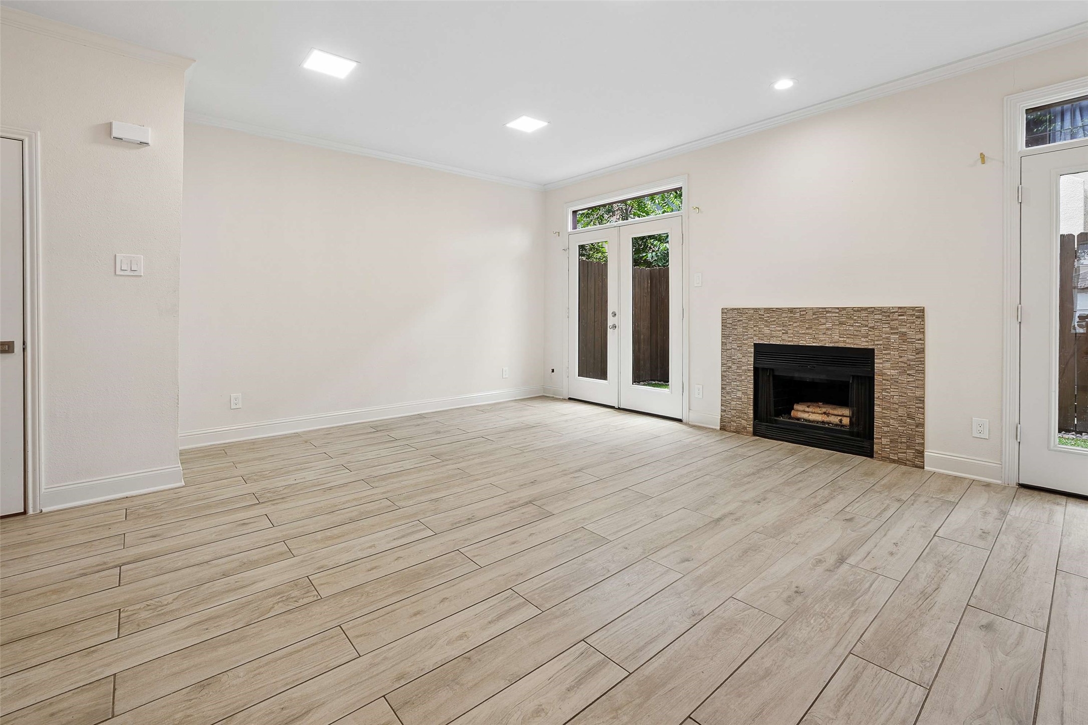 4307 Gilbert Avenue 302