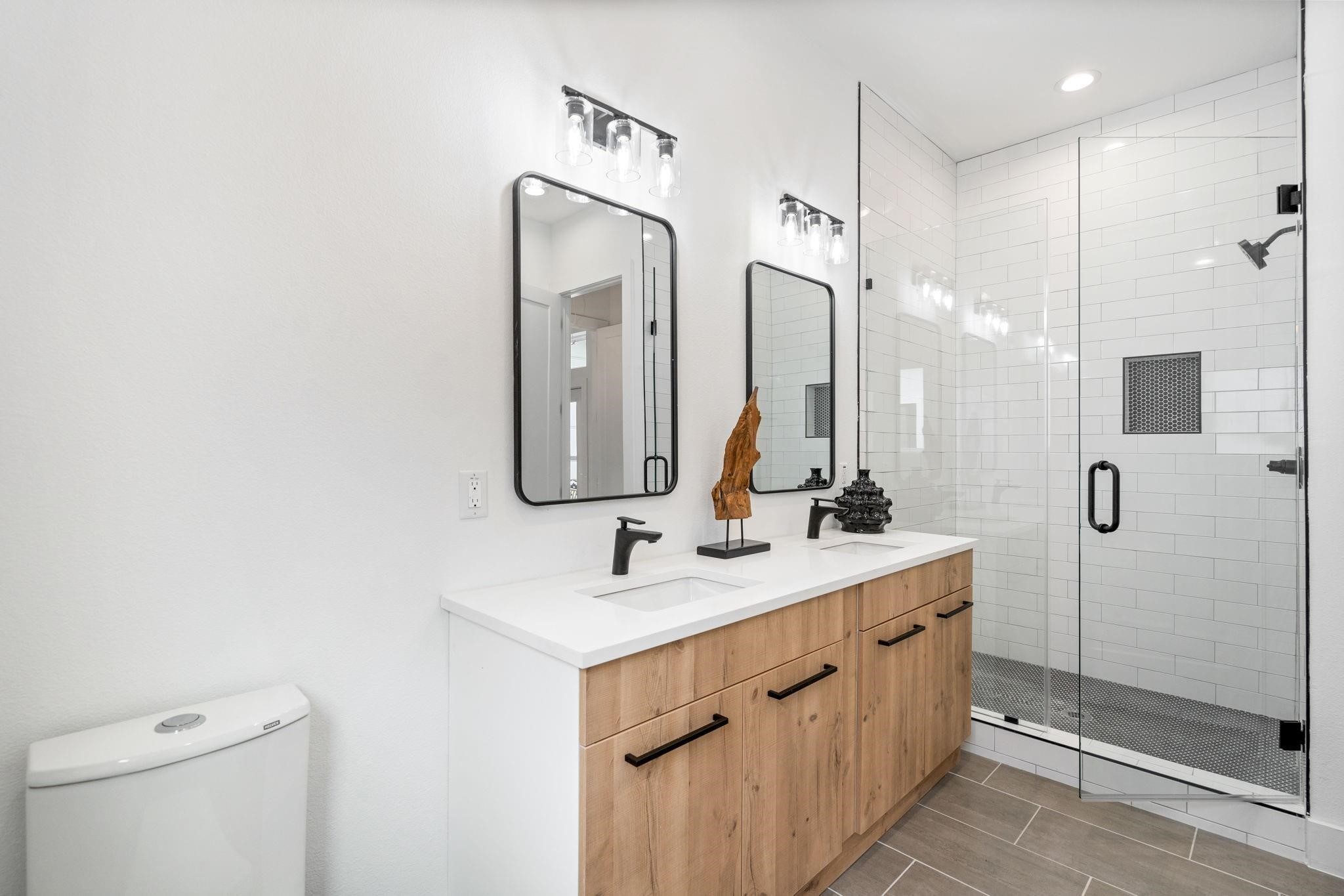 4208 Live Oak Street 106
