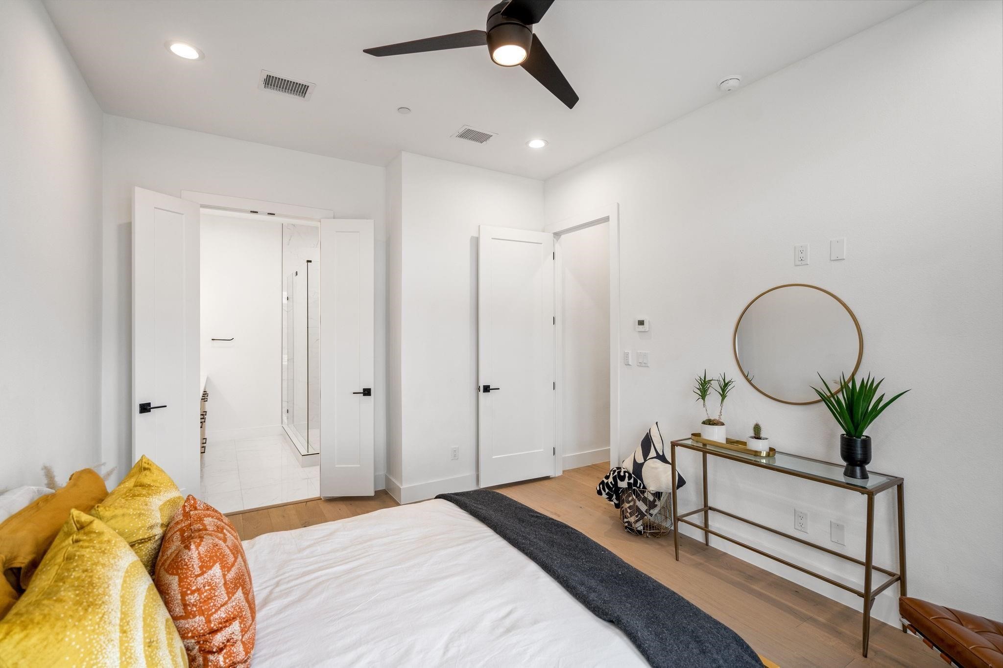 4208 Live Oak Street 201