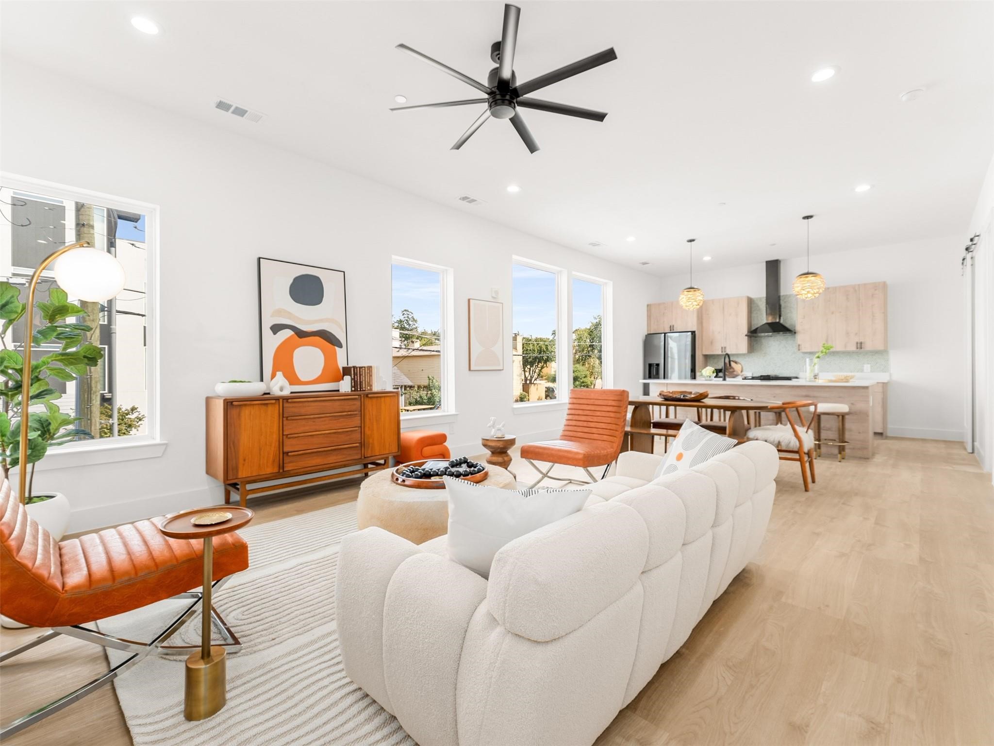 2015 N Prairie Avenue 203