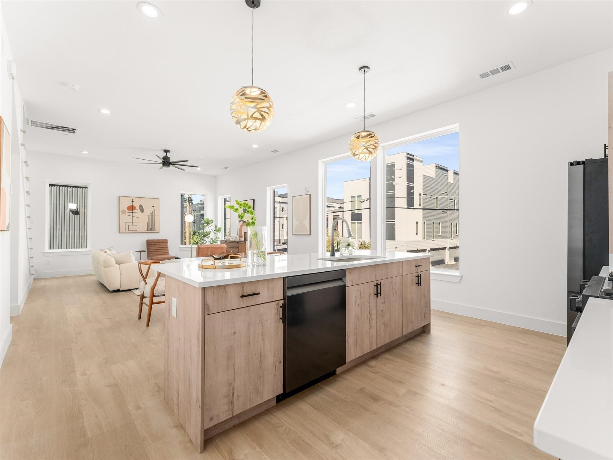 2015 N Prairie Avenue 203