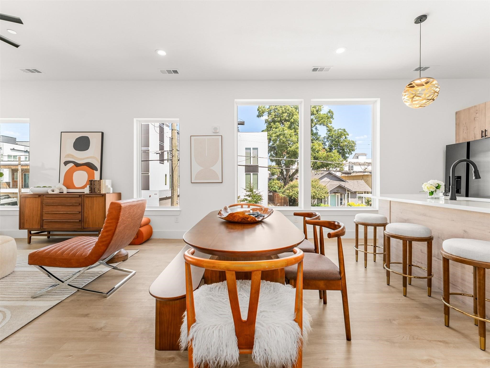 2015 N Prairie Avenue 203