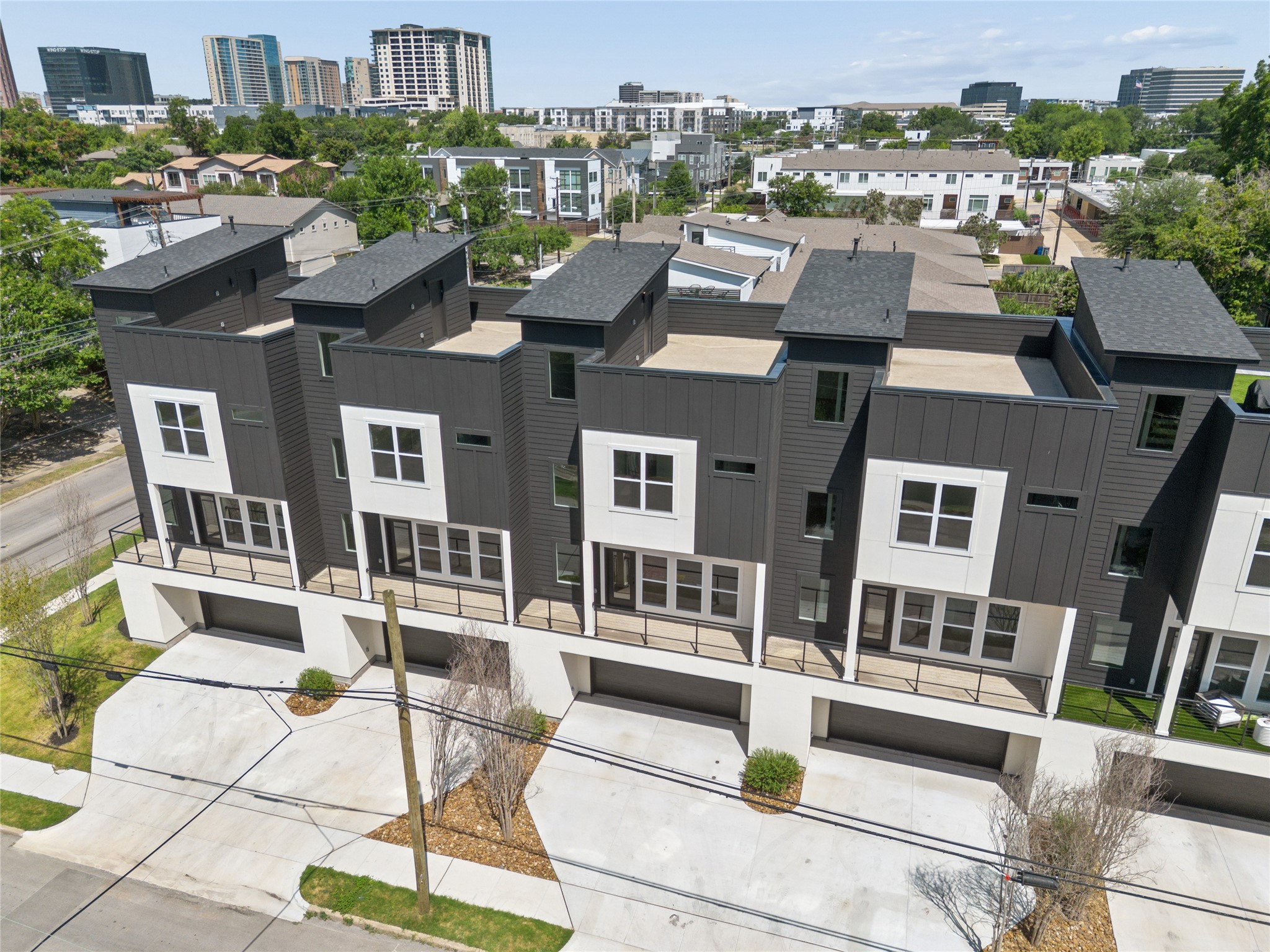 2202 N Carroll Avenue 103