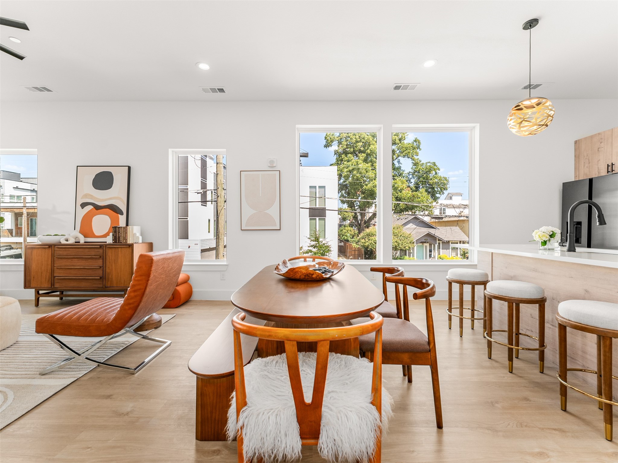 2015 N Prairie Avenue 204