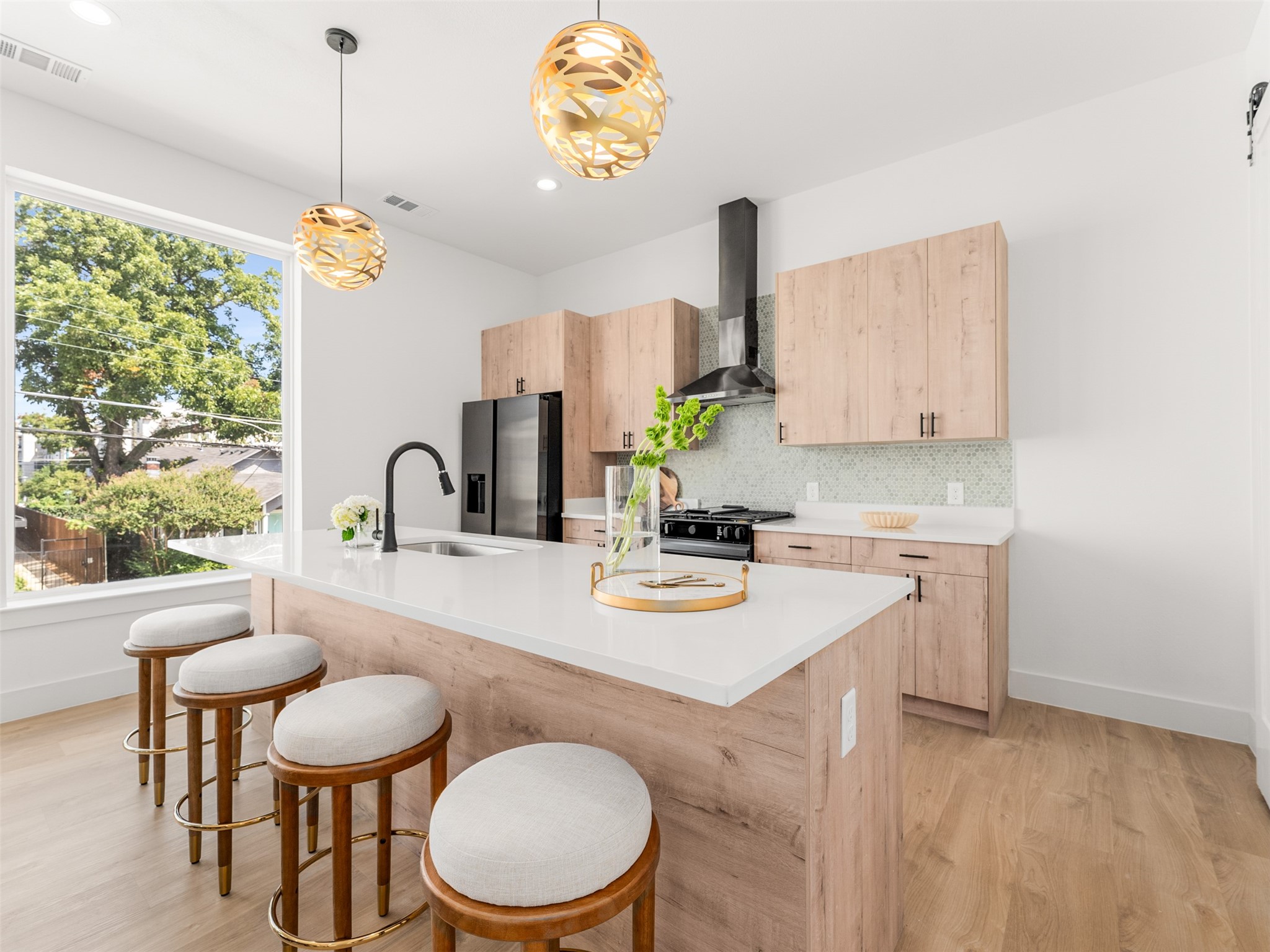 2015 N Prairie Avenue 204