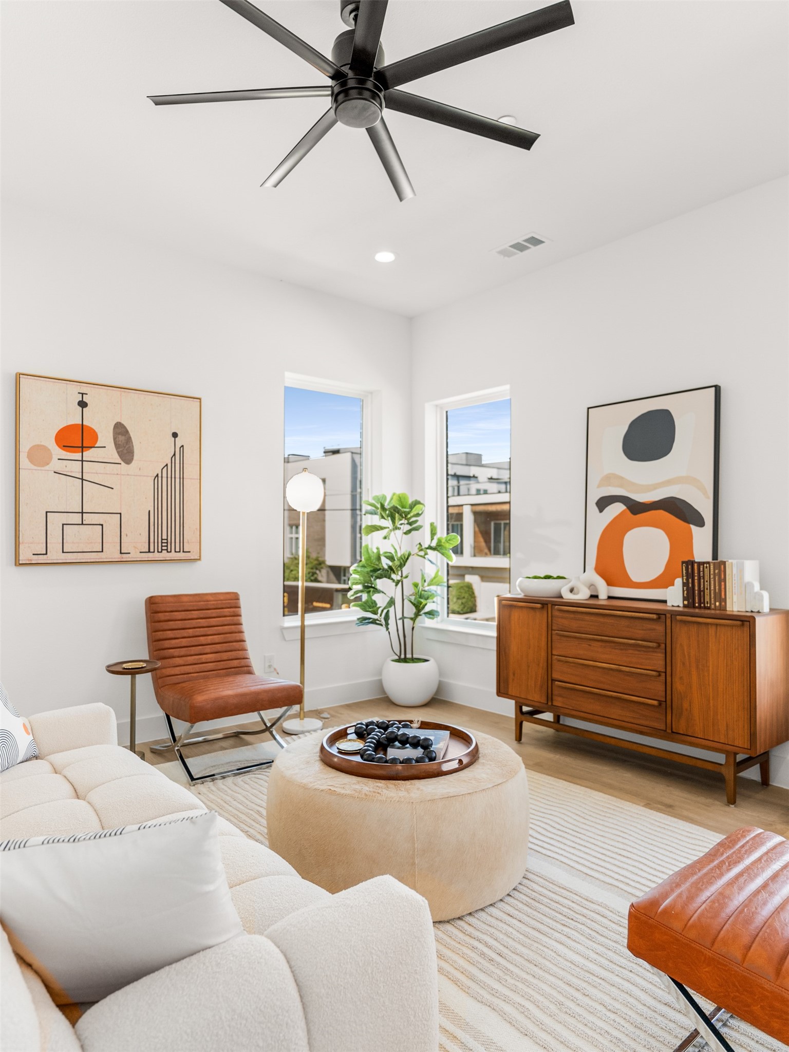 2015 N Prairie Avenue 204