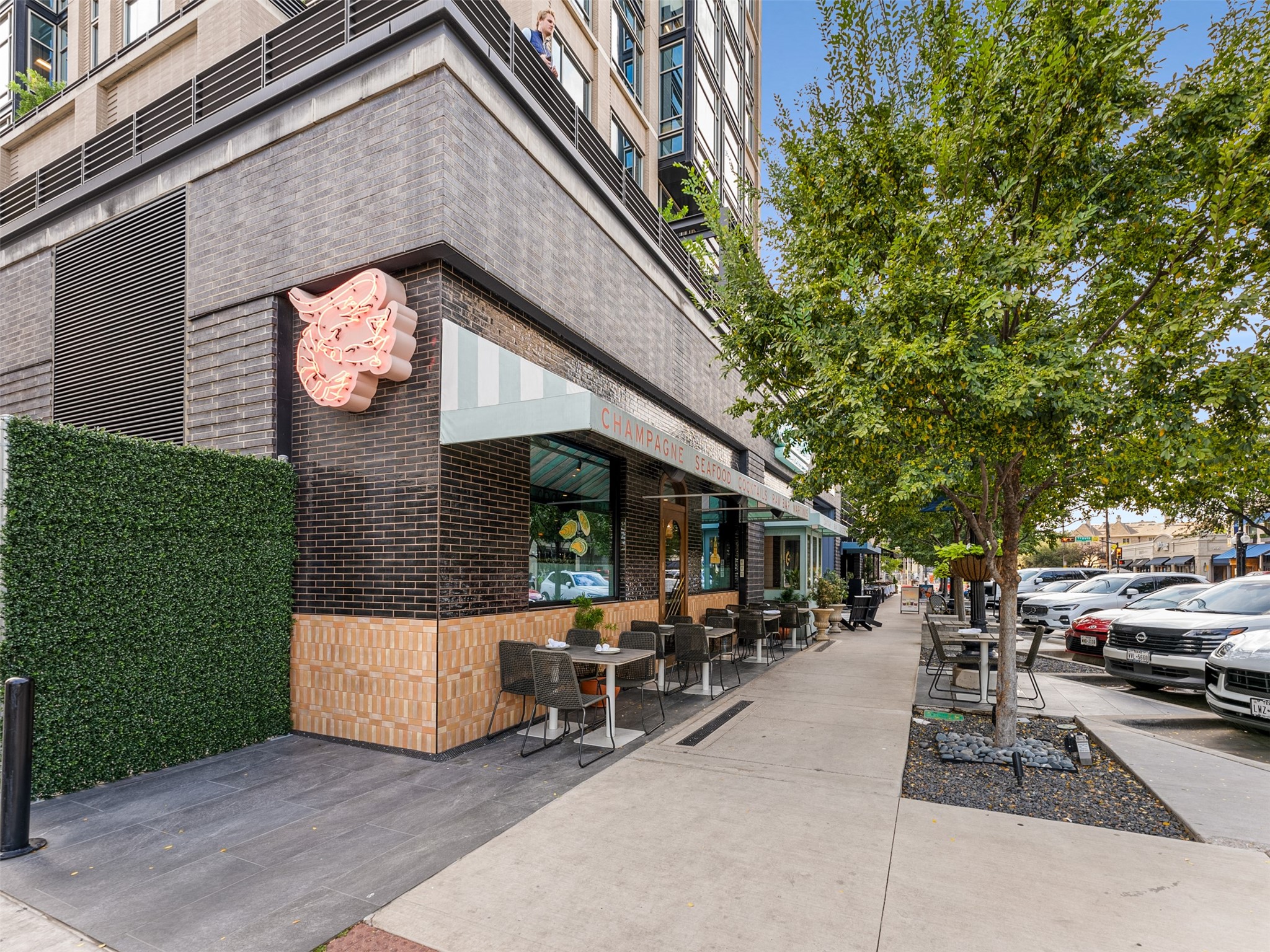 2015 N Prairie Avenue 204