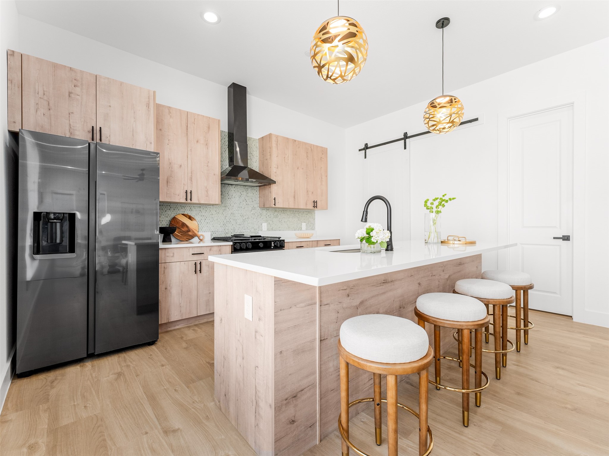 2015 N Prairie Avenue 204