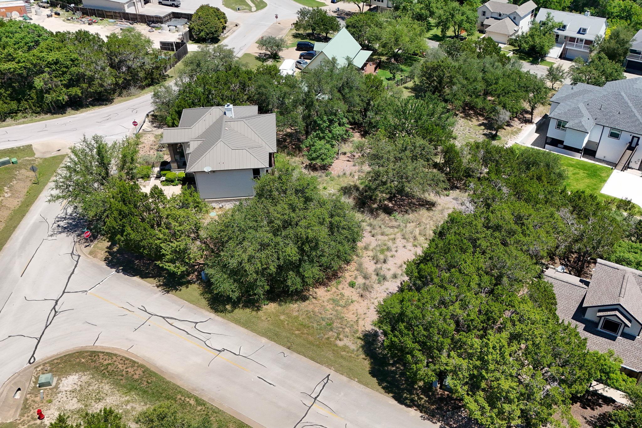 501 Lakeland CIR