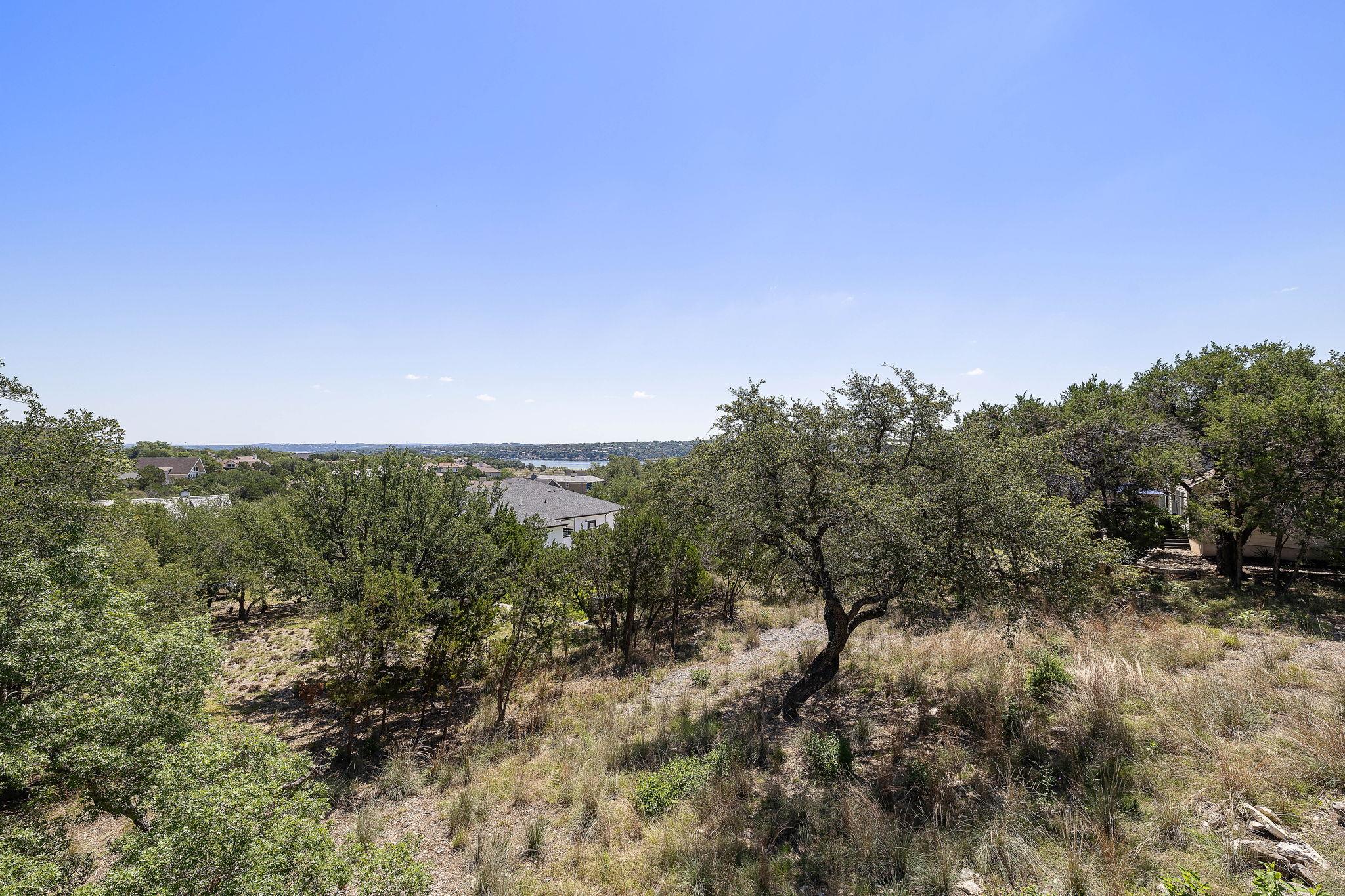 501 Lakeland CIR