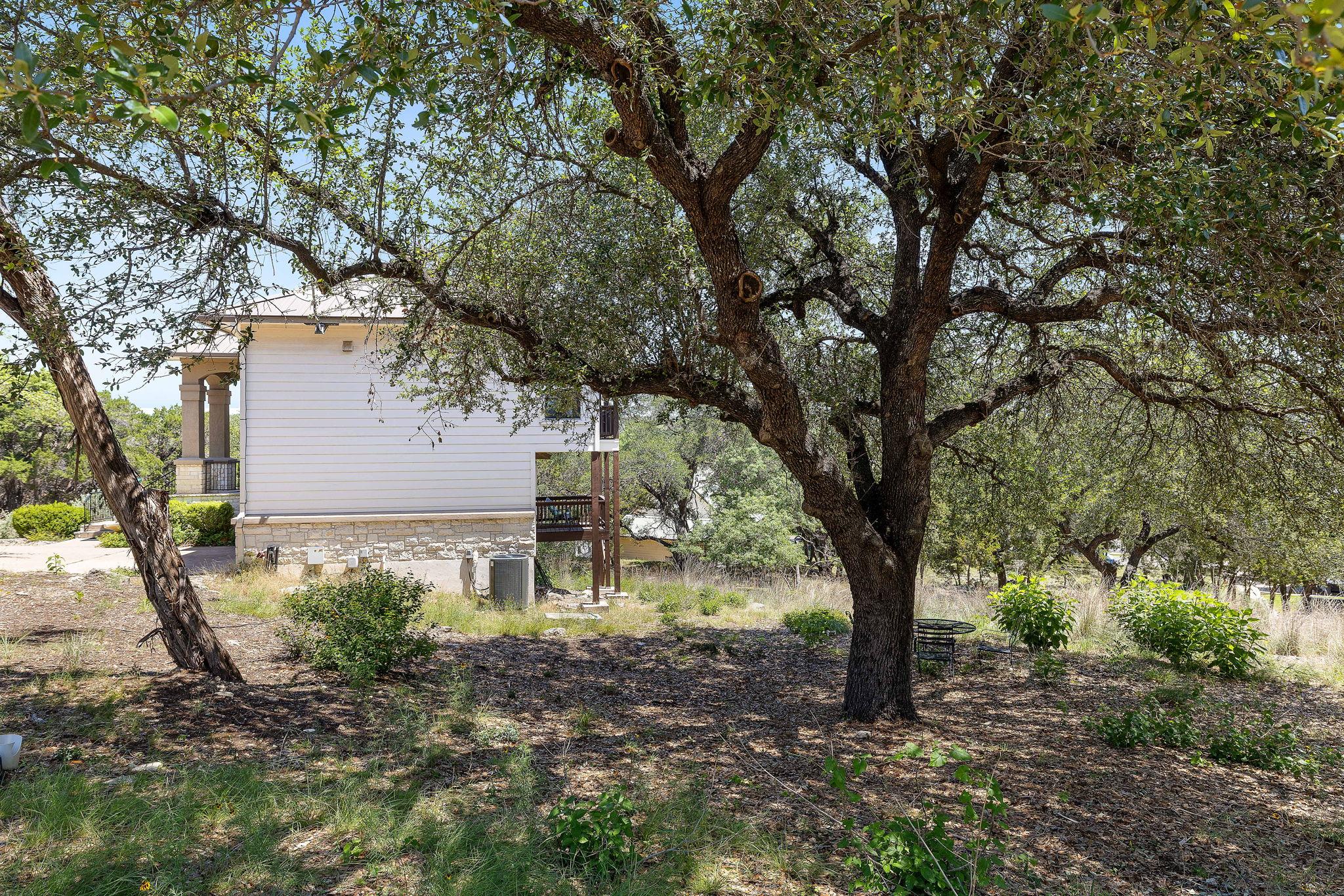 501 Lakeland CIR