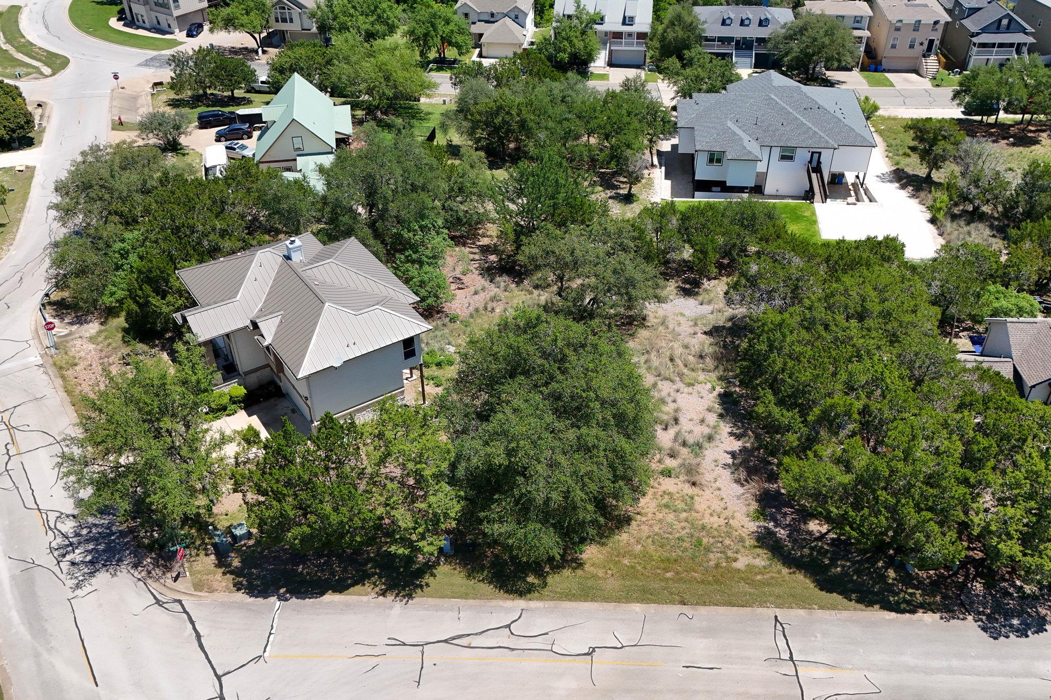501 Lakeland CIR