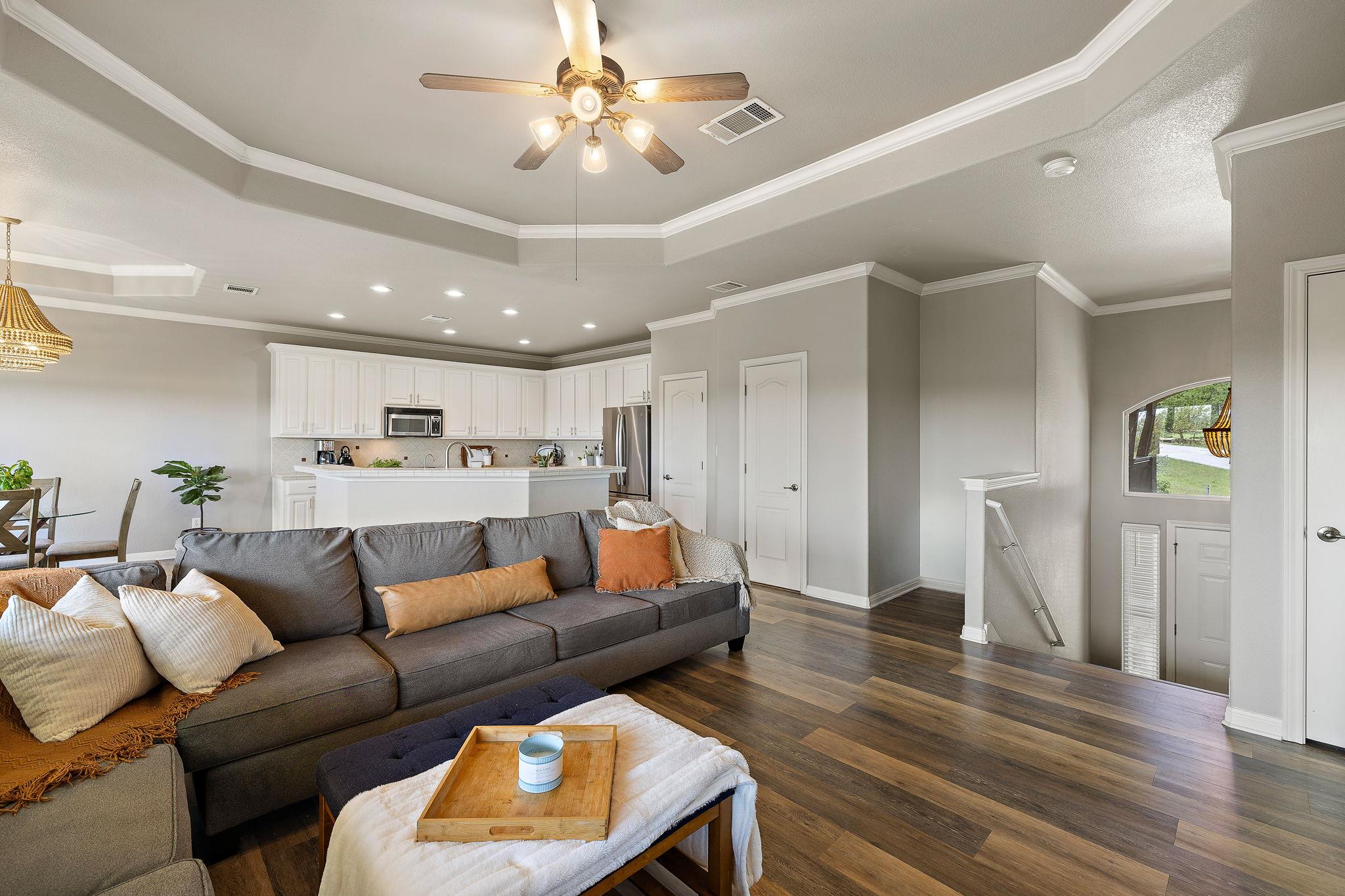 501 Lakeland CIR