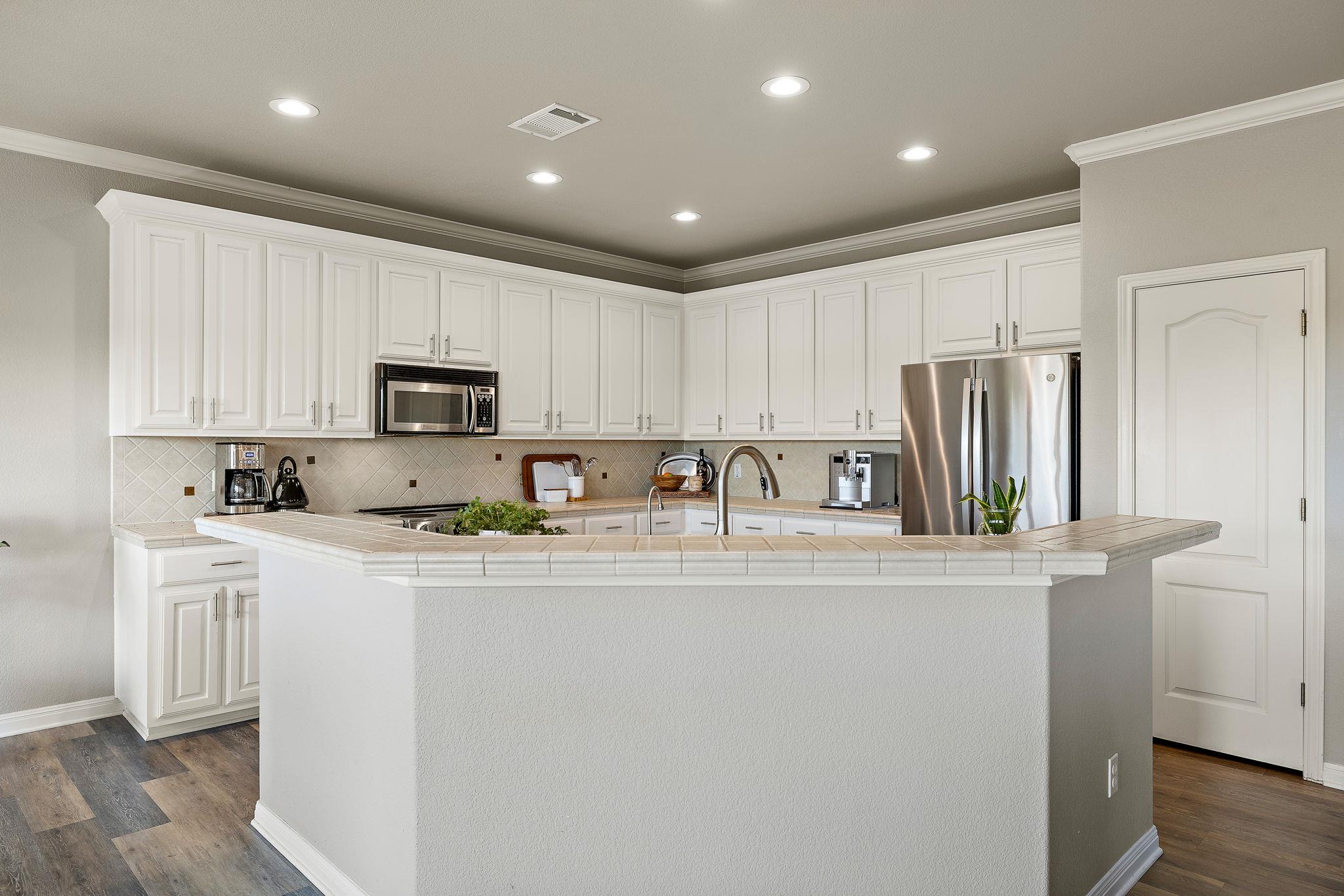 501 Lakeland CIR