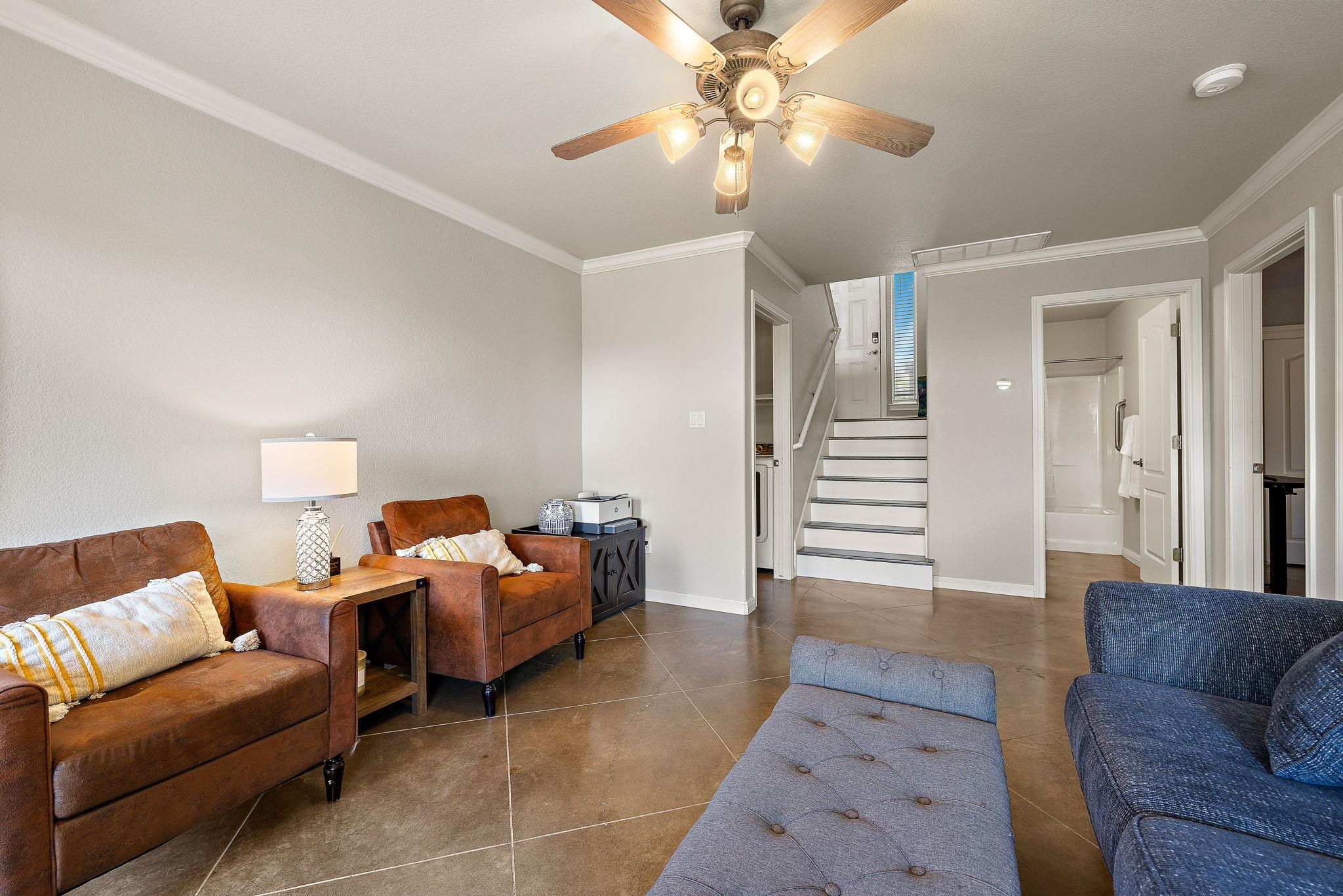 501 Lakeland CIR