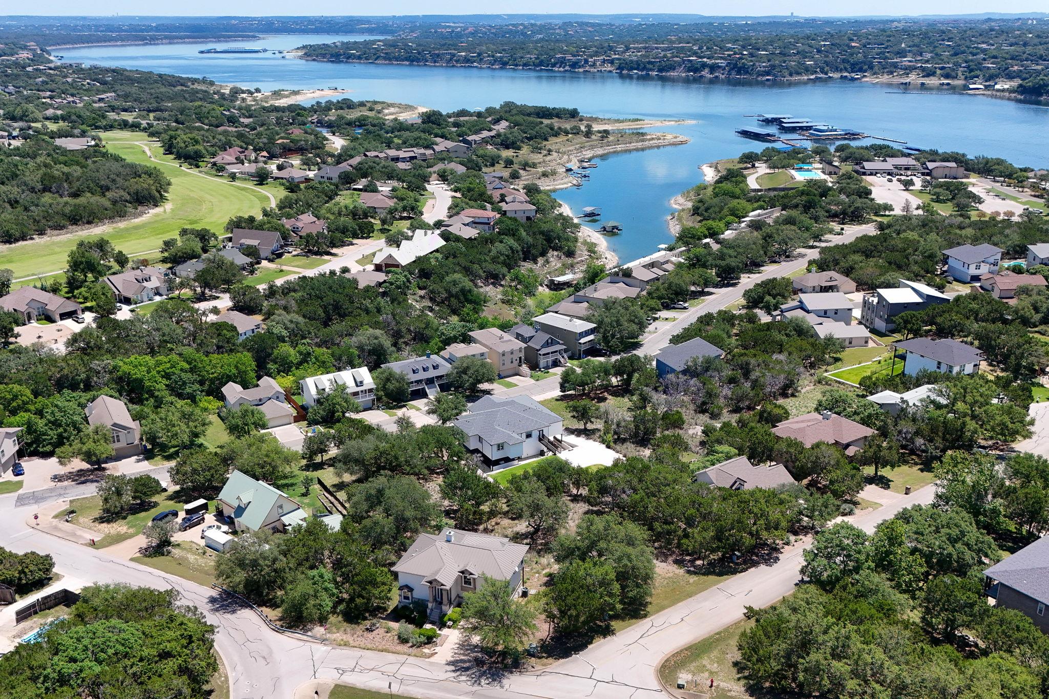 501 Lakeland CIR