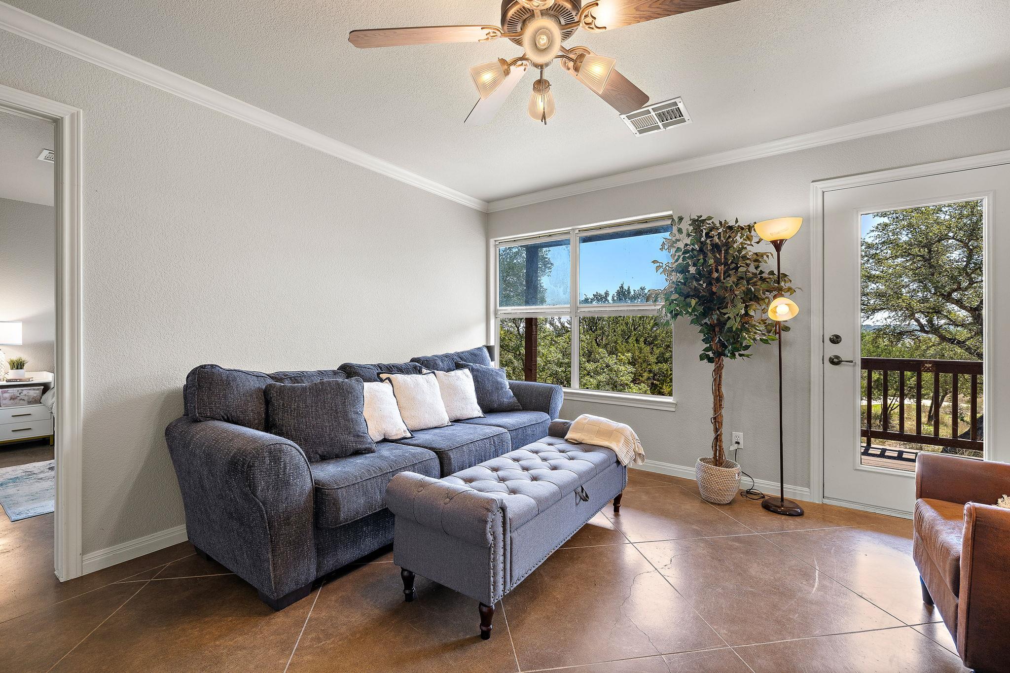 501 Lakeland CIR