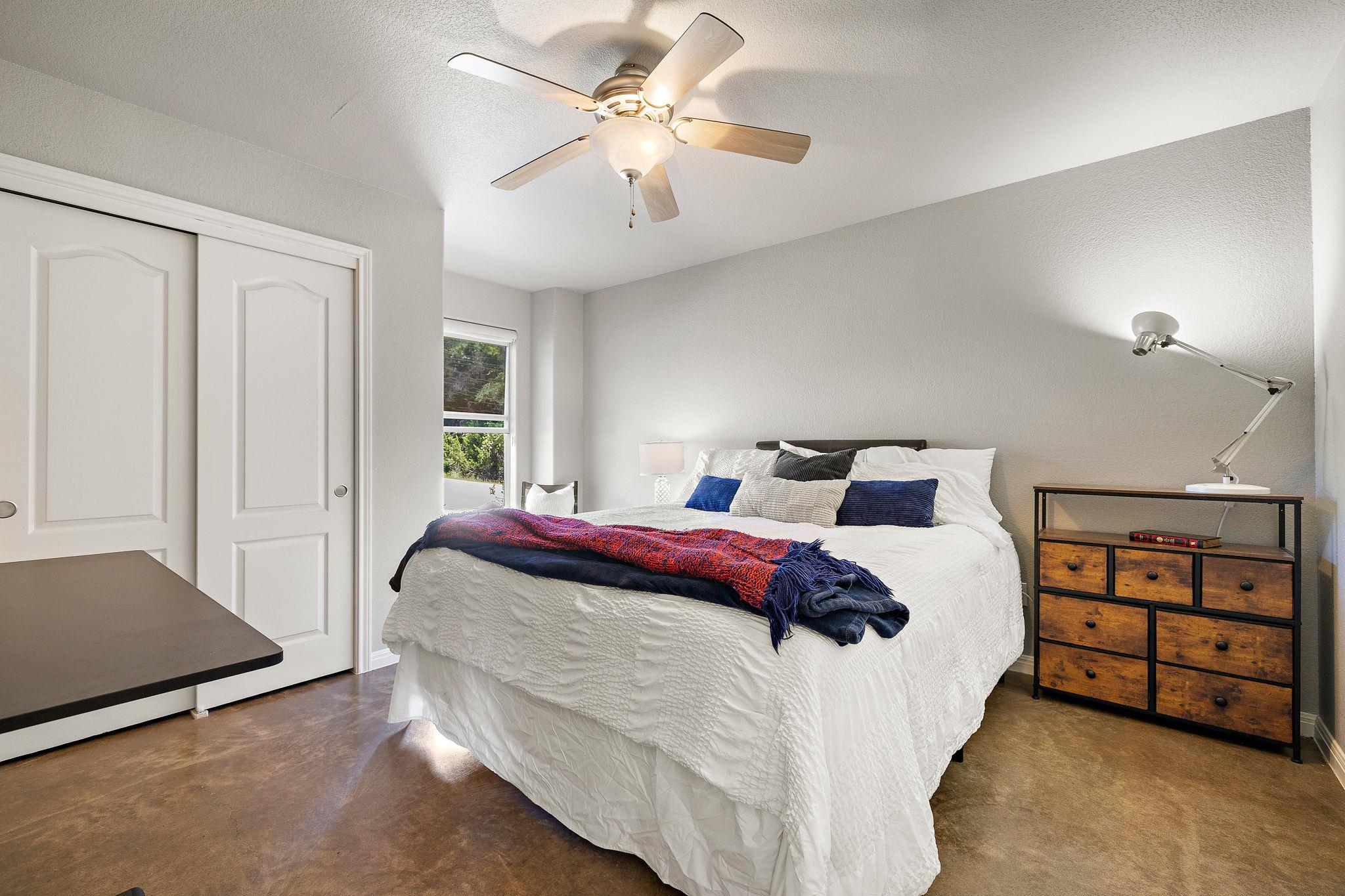 501 Lakeland CIR