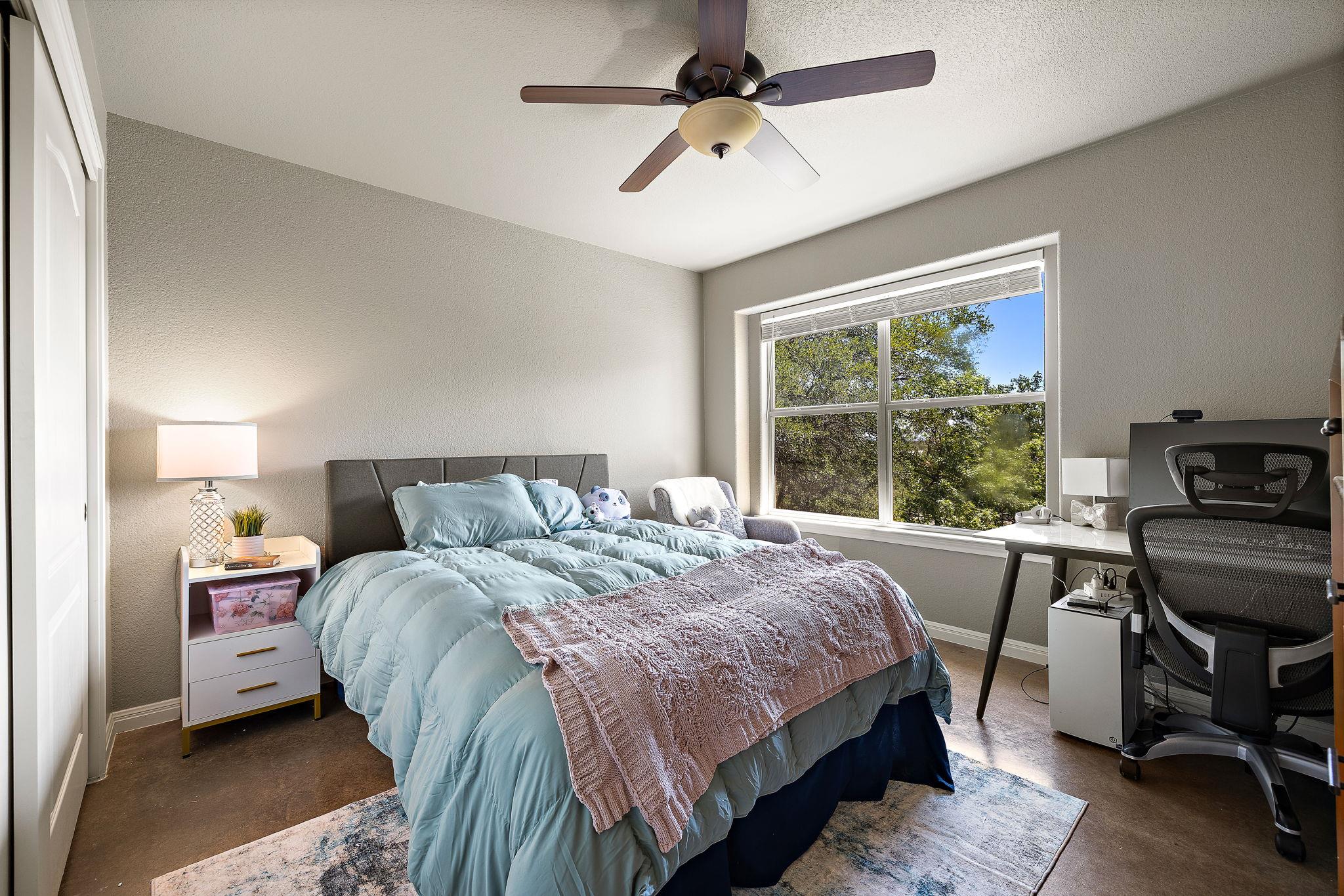 501 Lakeland CIR