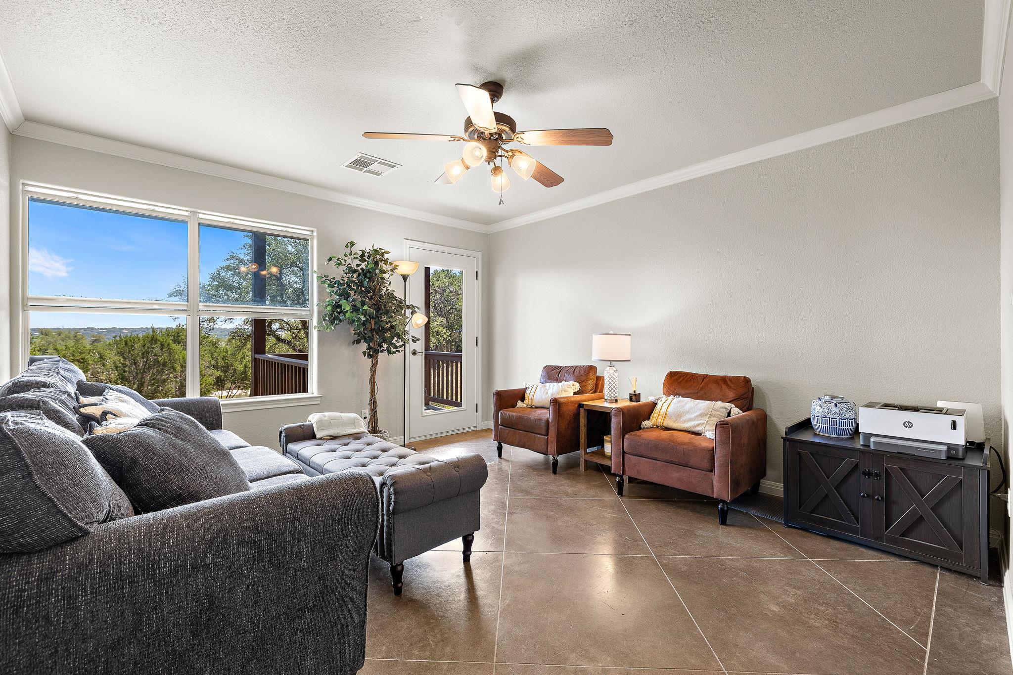 501 Lakeland CIR