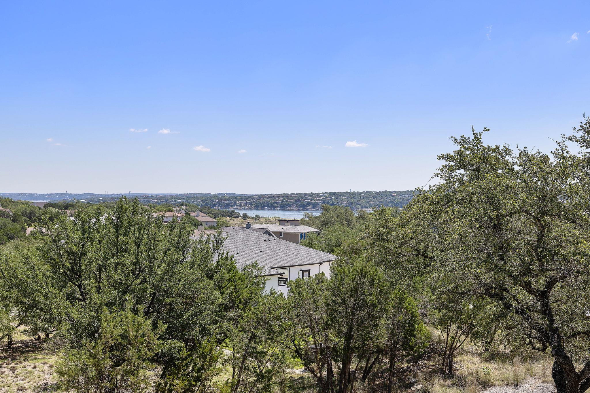 501 Lakeland CIR