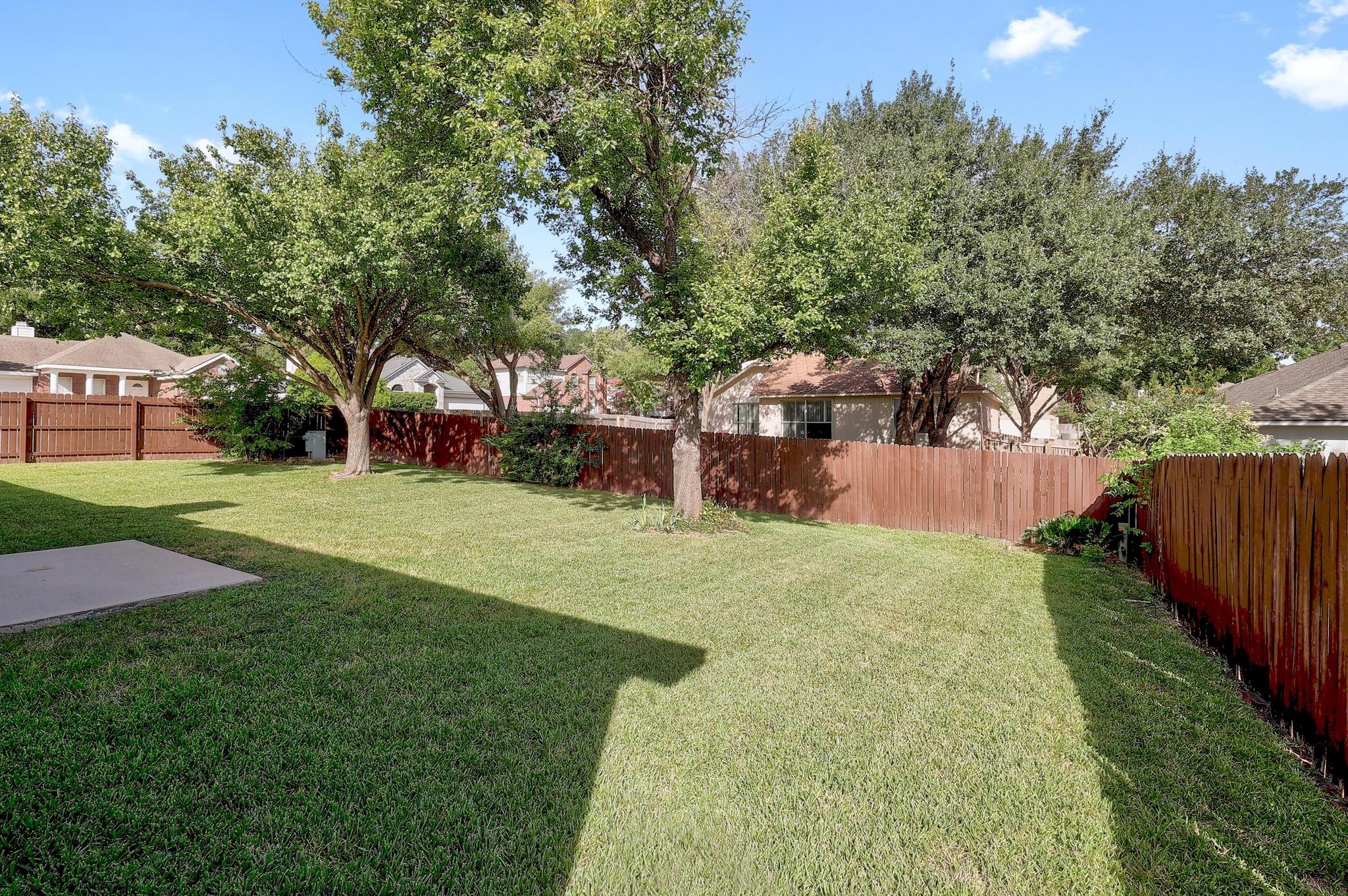 1813 Lion Heart DR