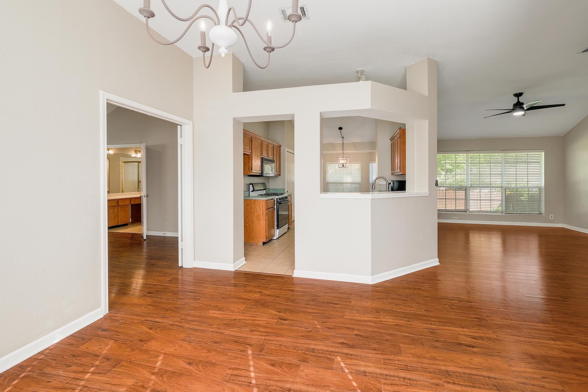 1813 Lion Heart DR