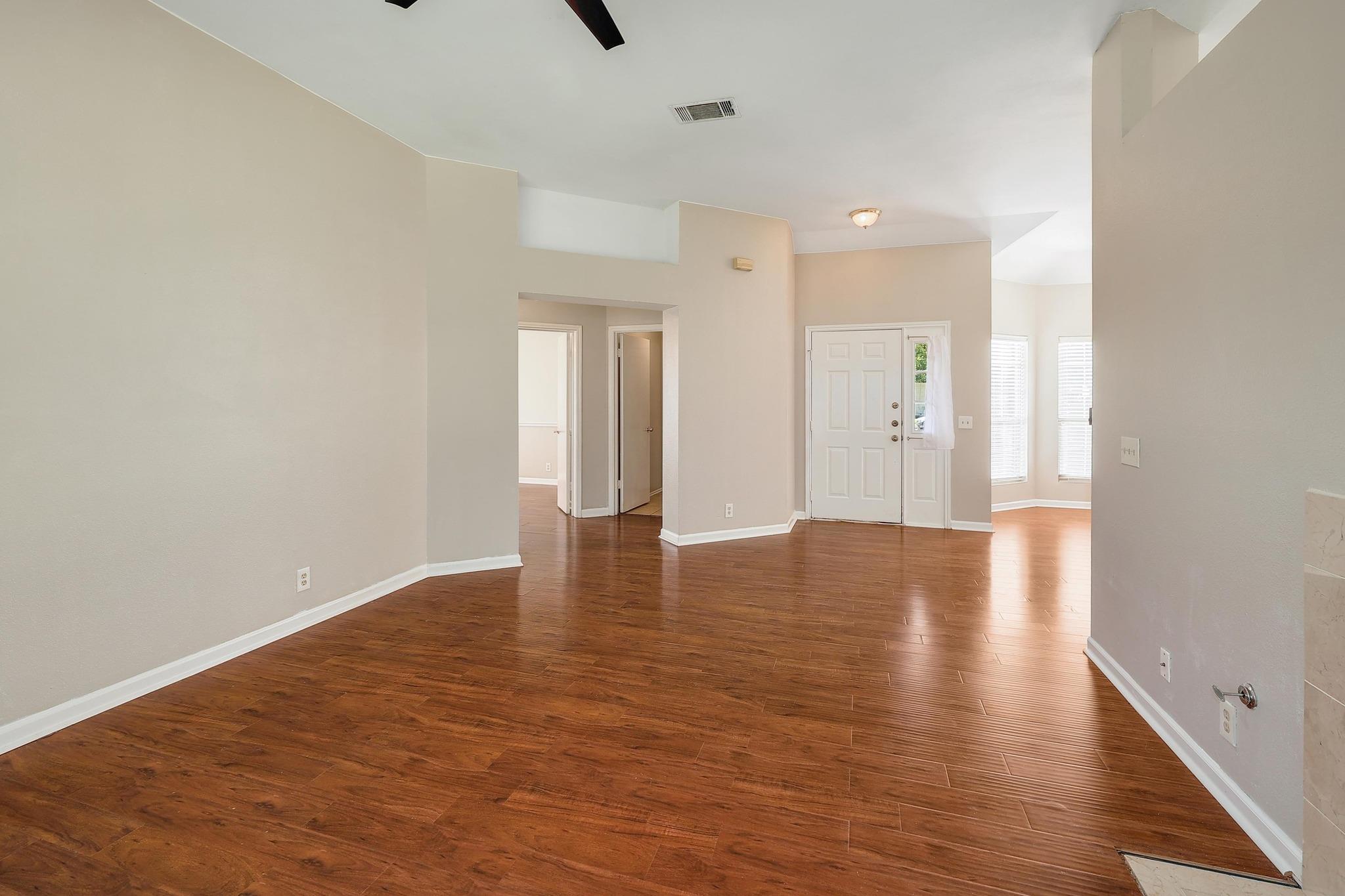 1813 Lion Heart DR