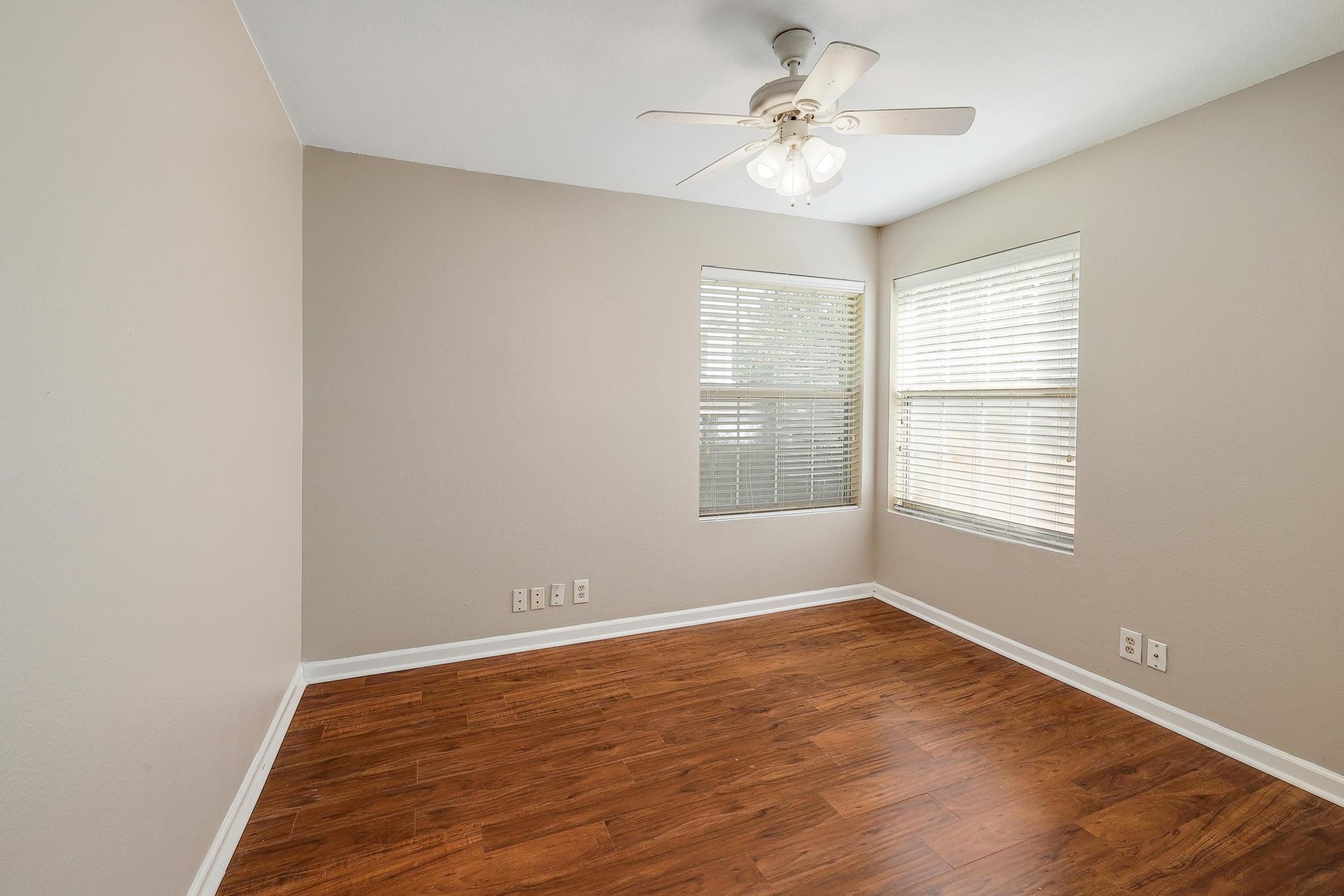 1813 Lion Heart DR