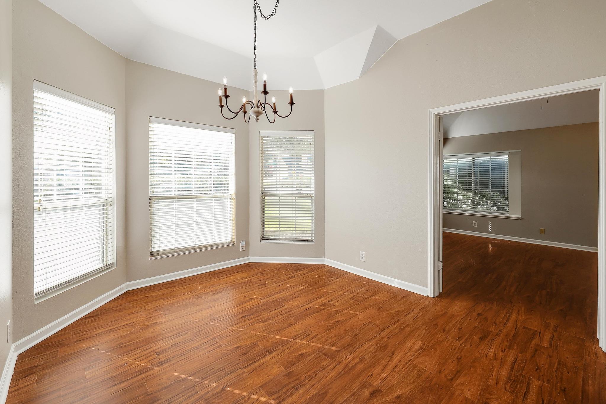 1813 Lion Heart DR