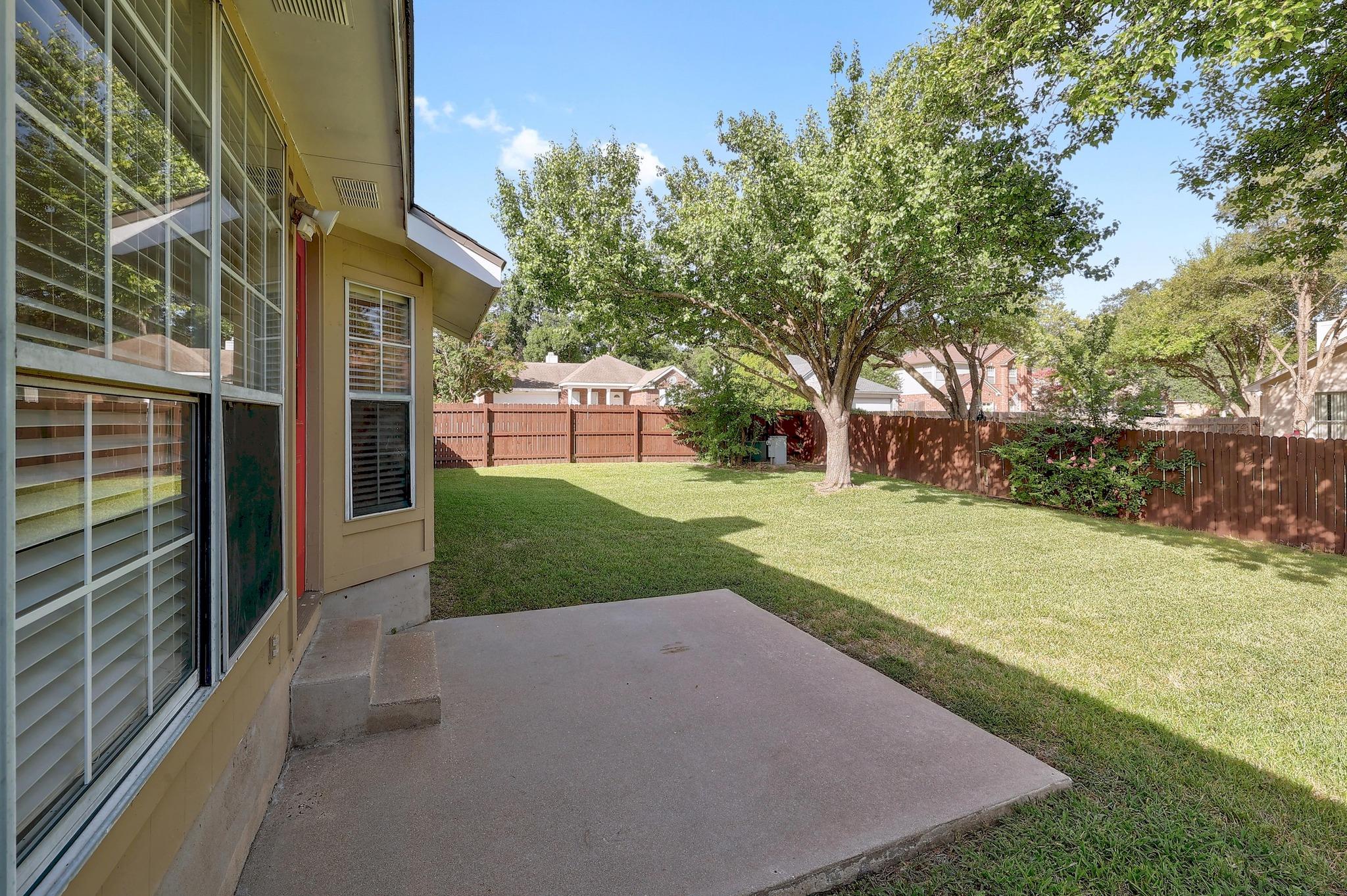 1813 Lion Heart DR