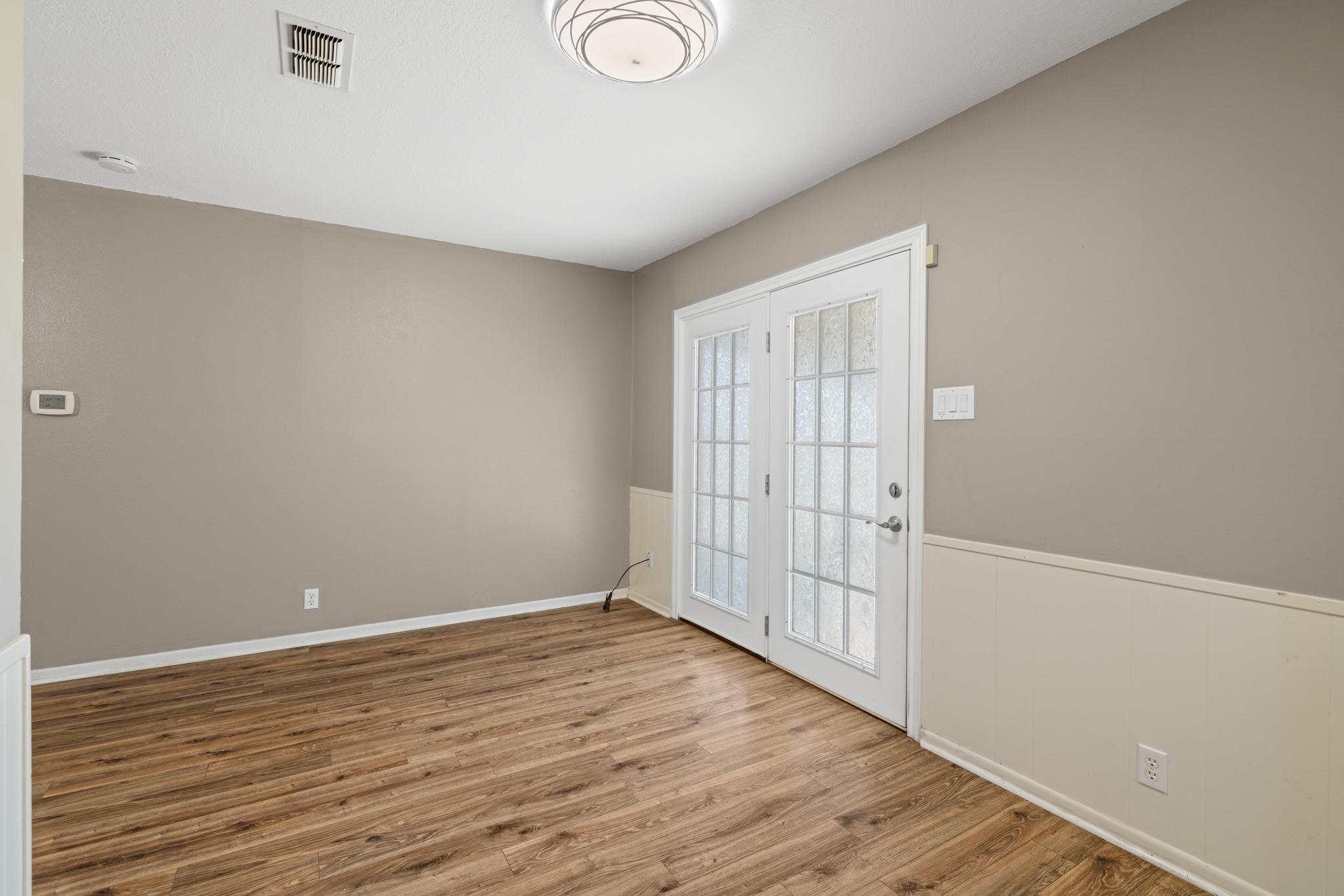 101 Oakwood ST