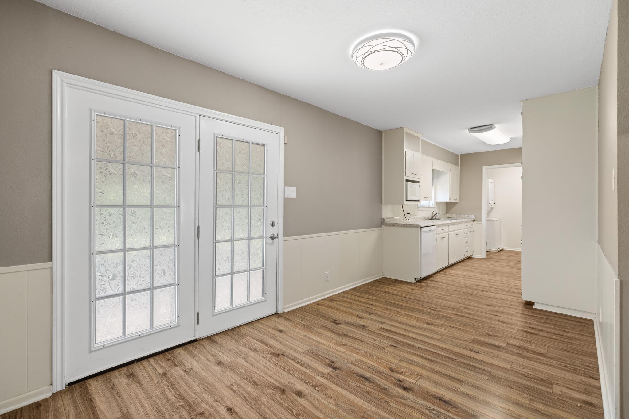 101 Oakwood ST