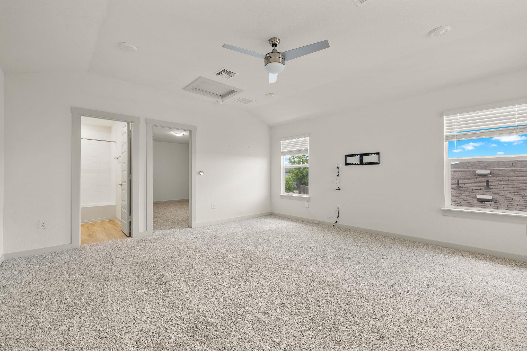 10716 Fulton Ave
