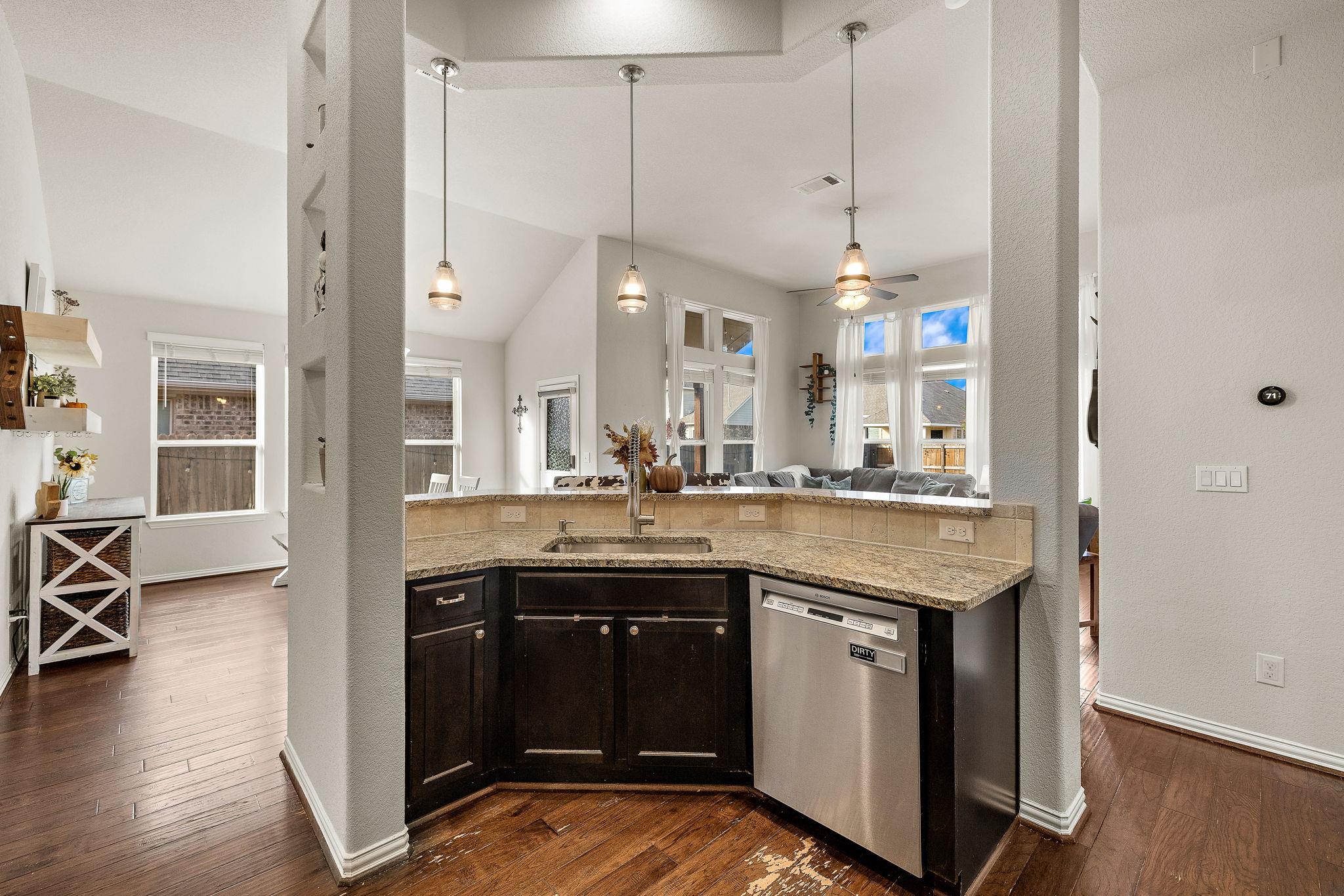 8008 Bassano DR