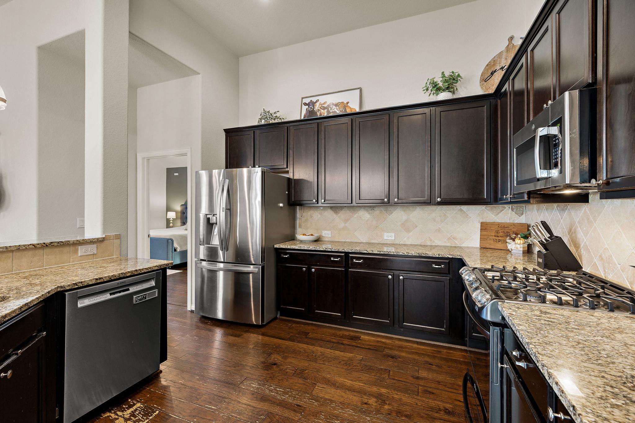 8008 Bassano DR