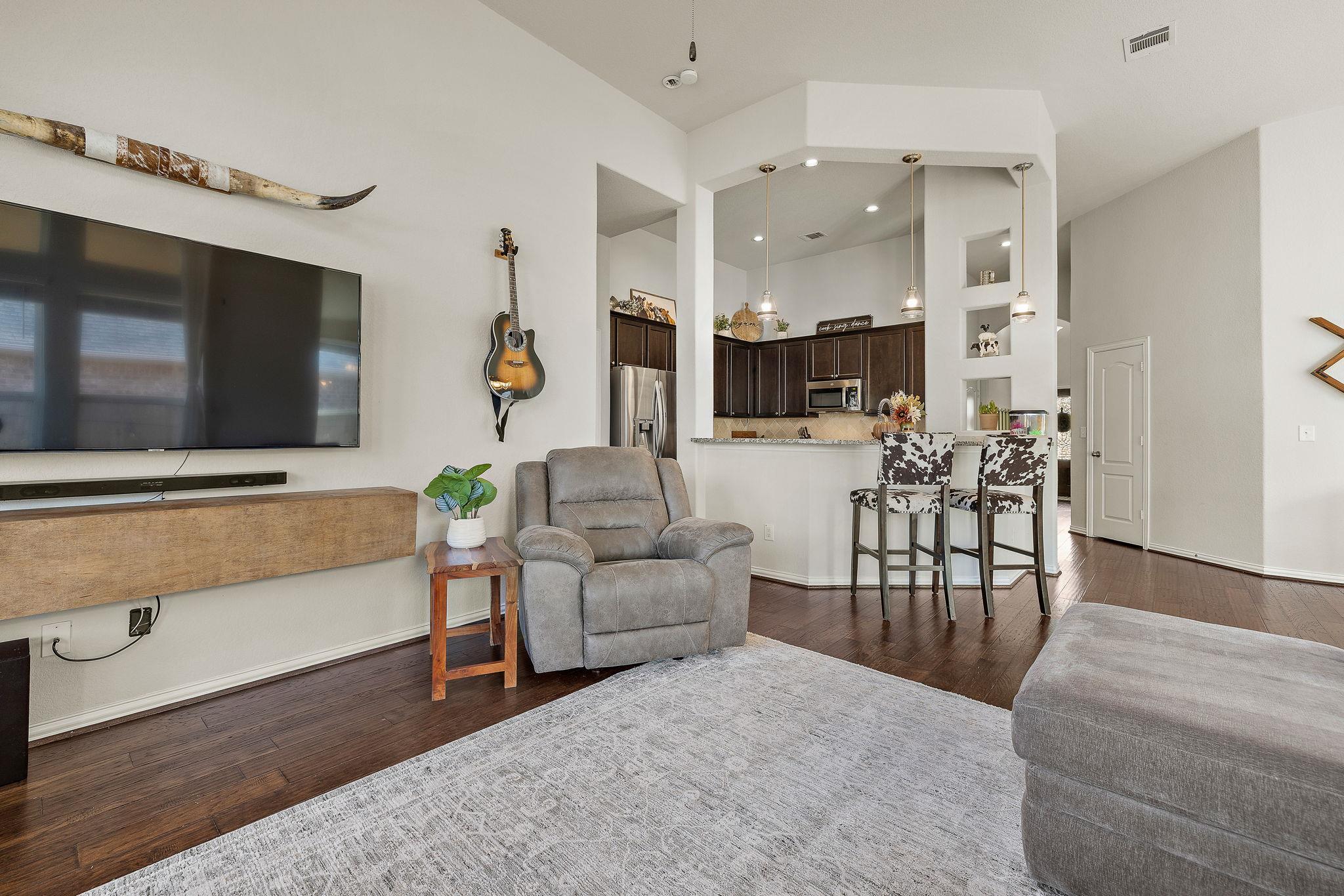 8008 Bassano DR