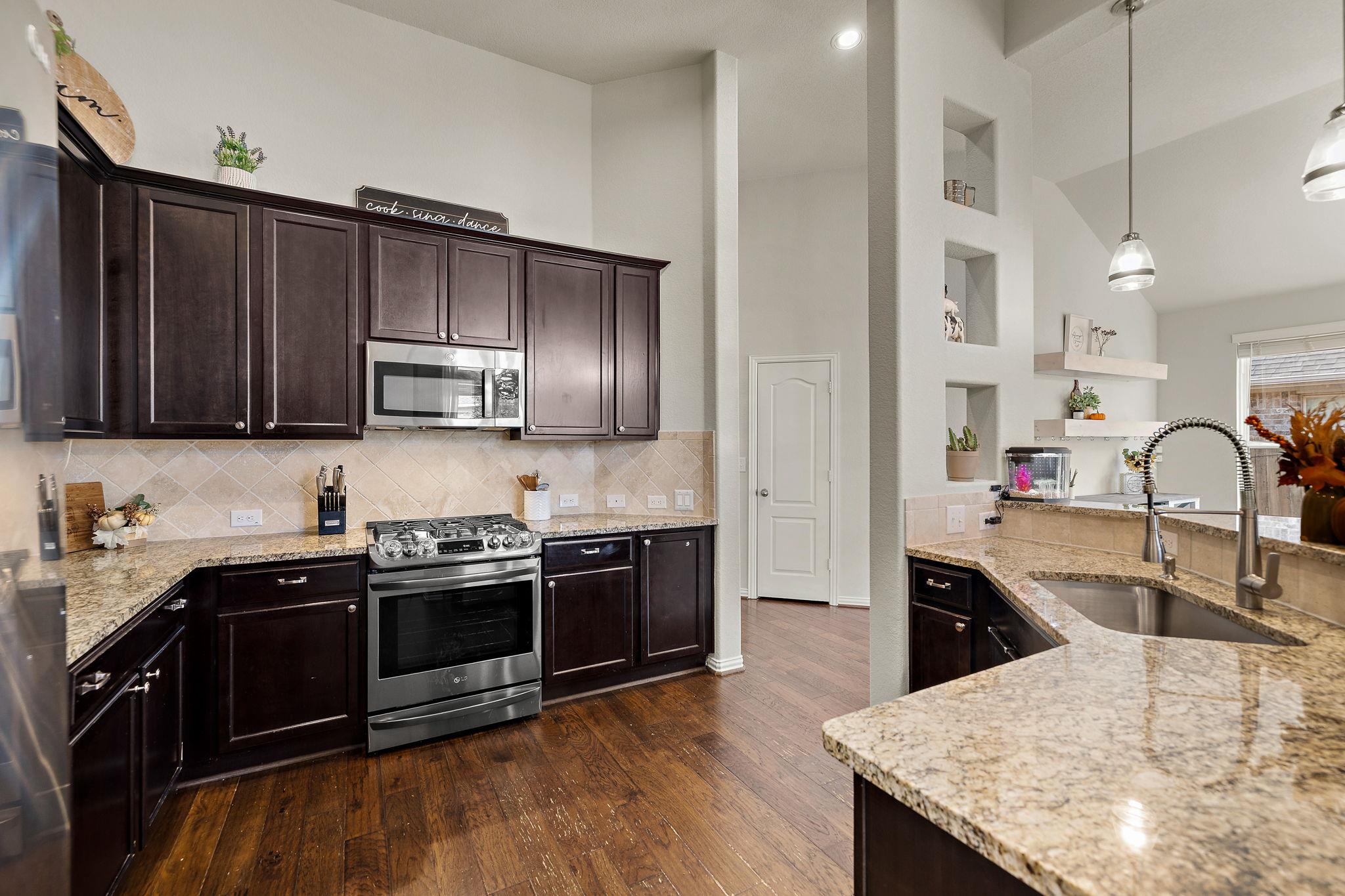 8008 Bassano DR
