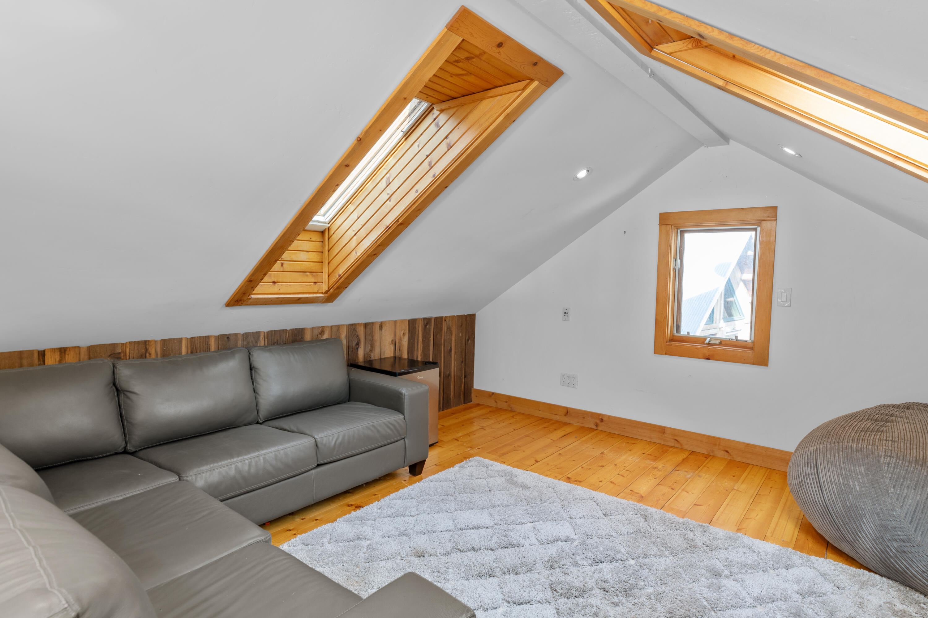 15 Beeslack Lane