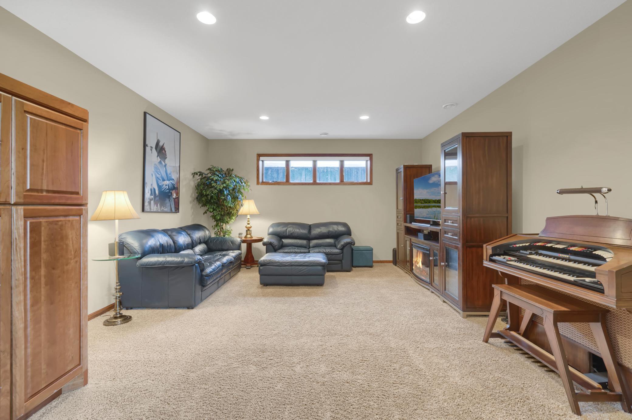 617 Turnberry Court