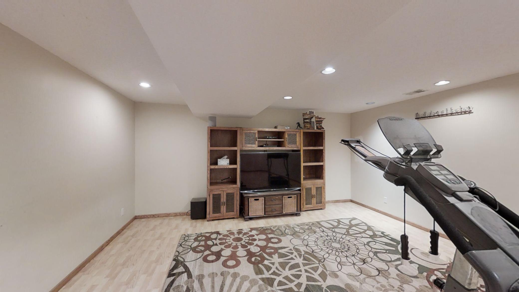 906 Clover Court