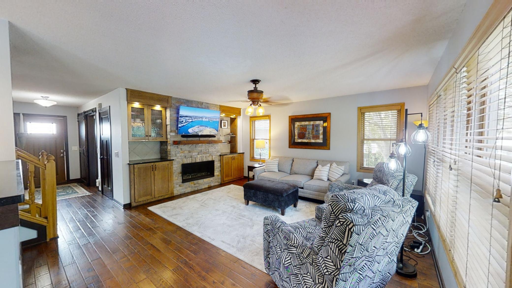 906 Clover Court