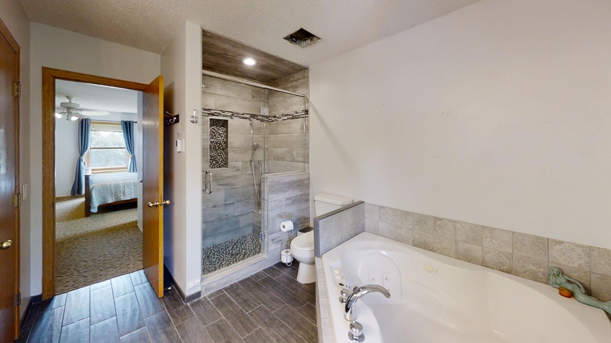 906 Clover Court