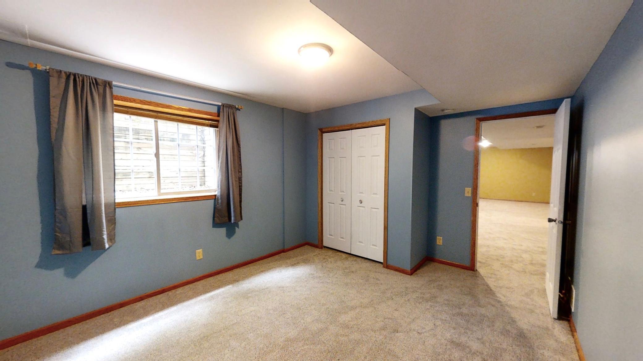 2418 Valley Court